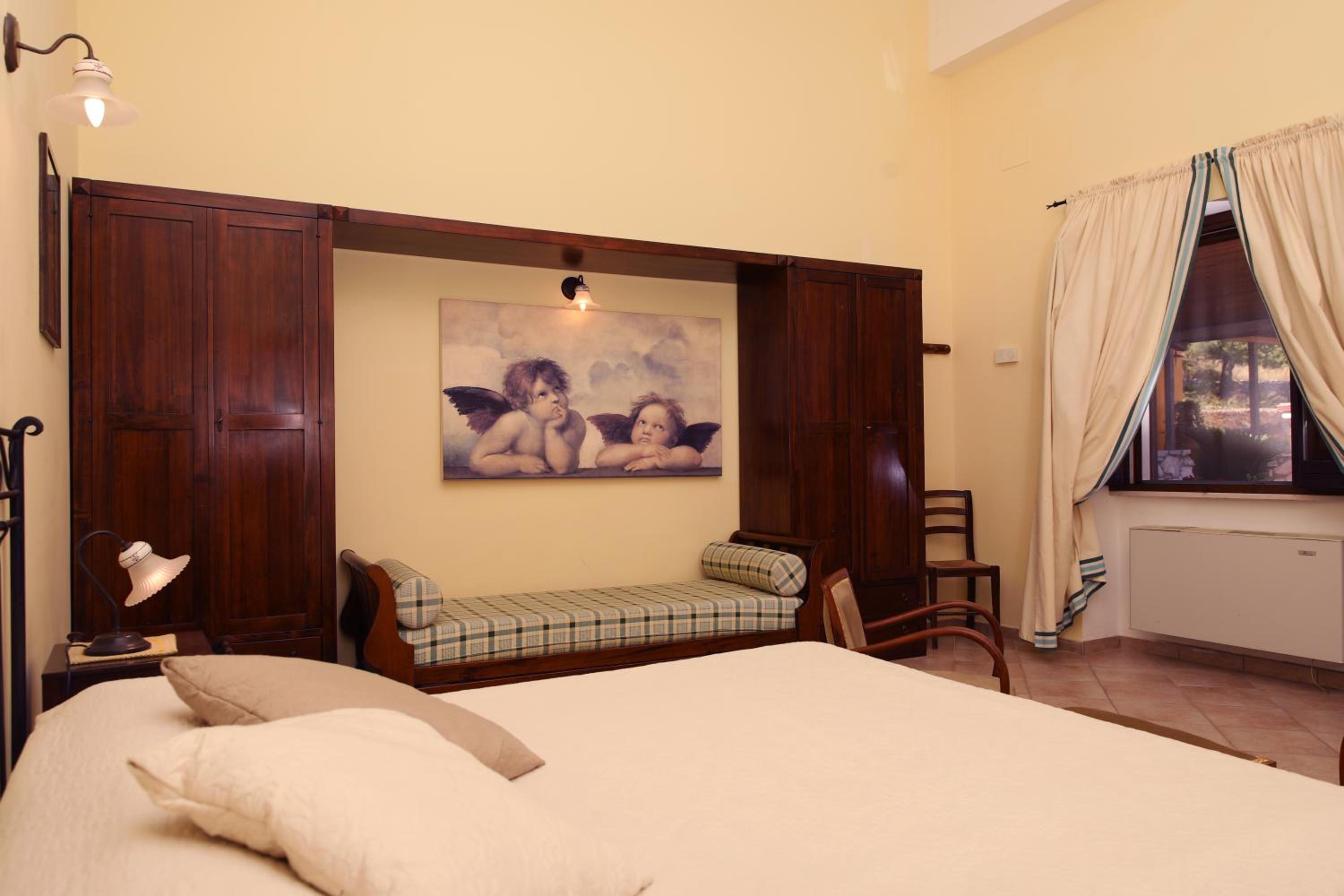 Quadruple Room - Photo 3