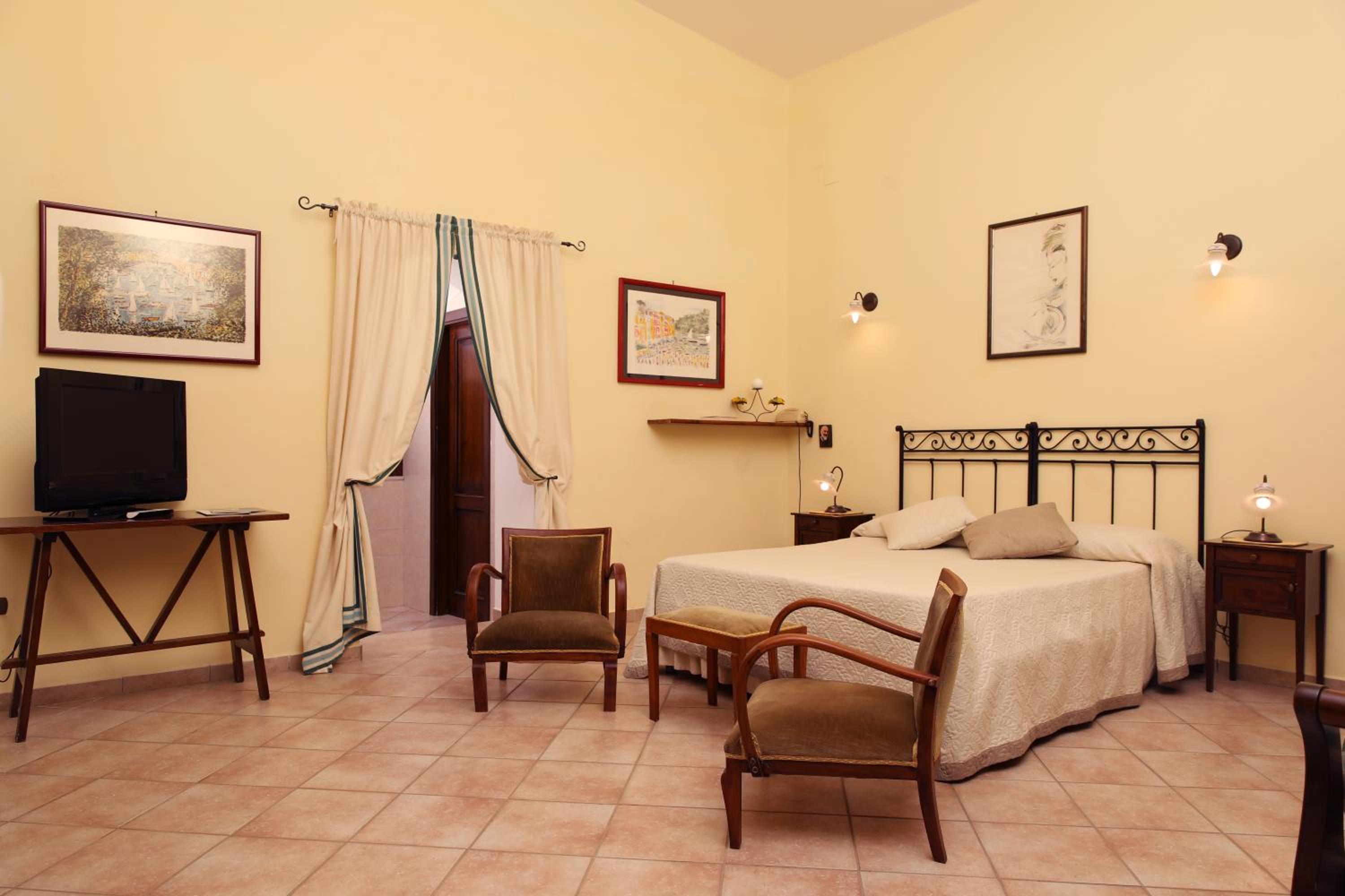 Quadruple Room - Photo 4