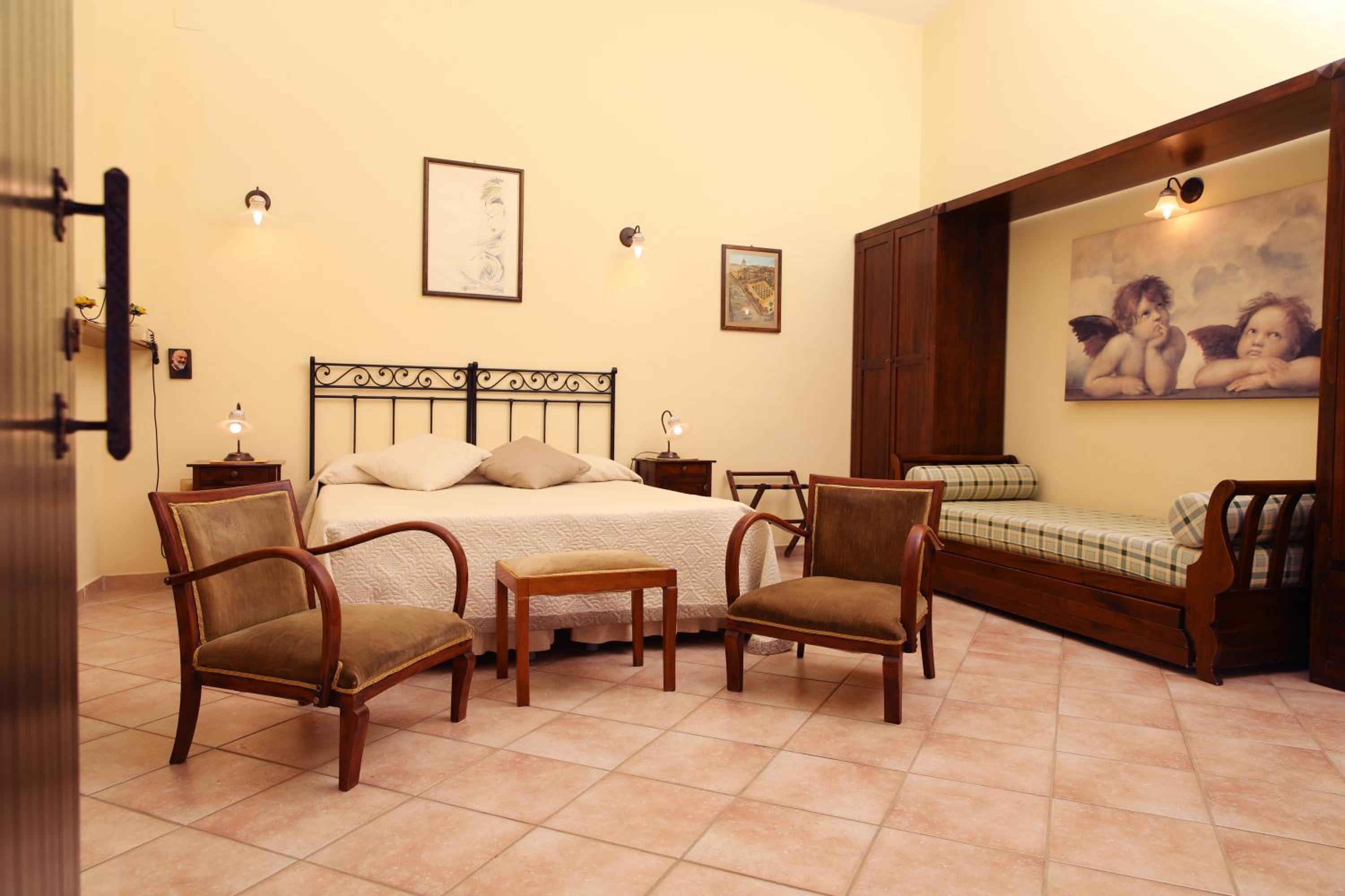 Quadruple Room - Photo 2
