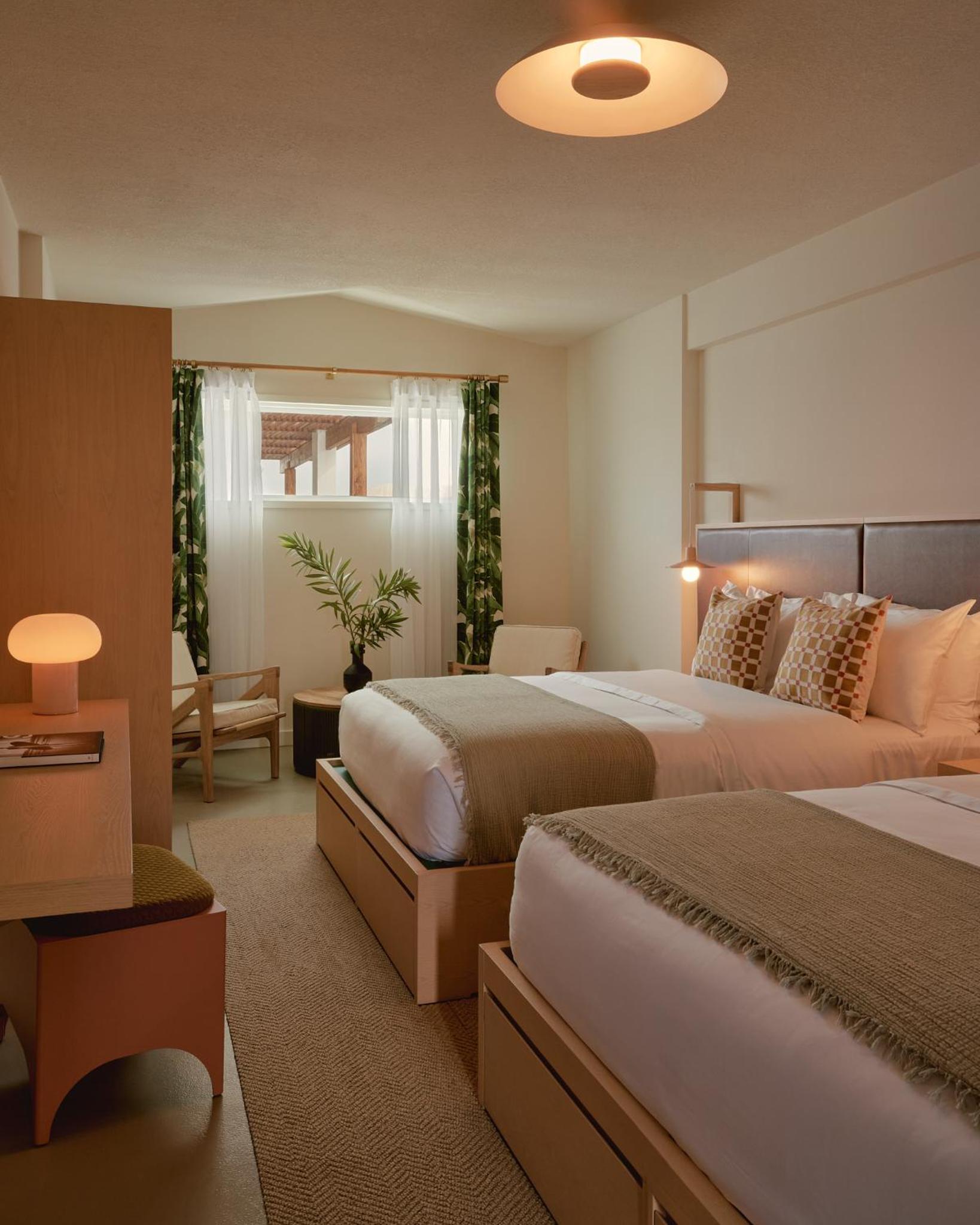 Deluxe Queen Room with Two Queen Beds photo 1