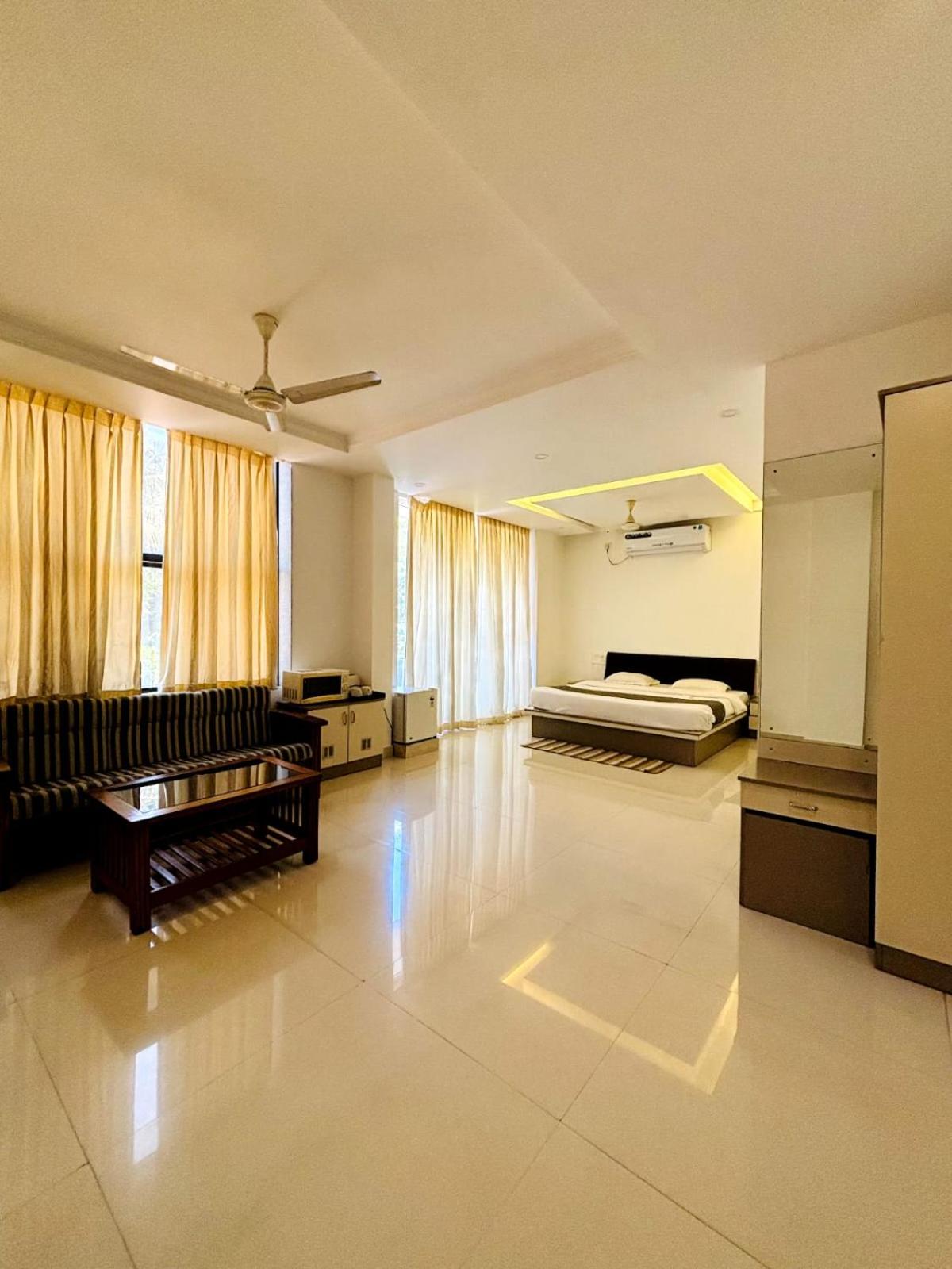 Deluxe Suite