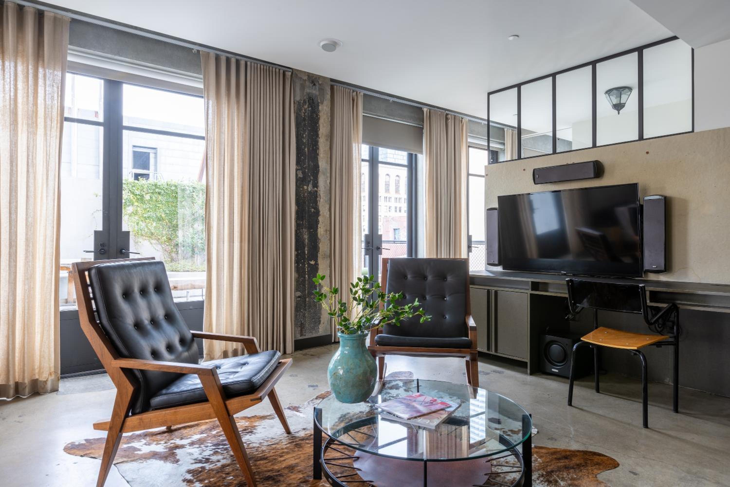 Loft King Terrace Suite (Renovated) photo 1