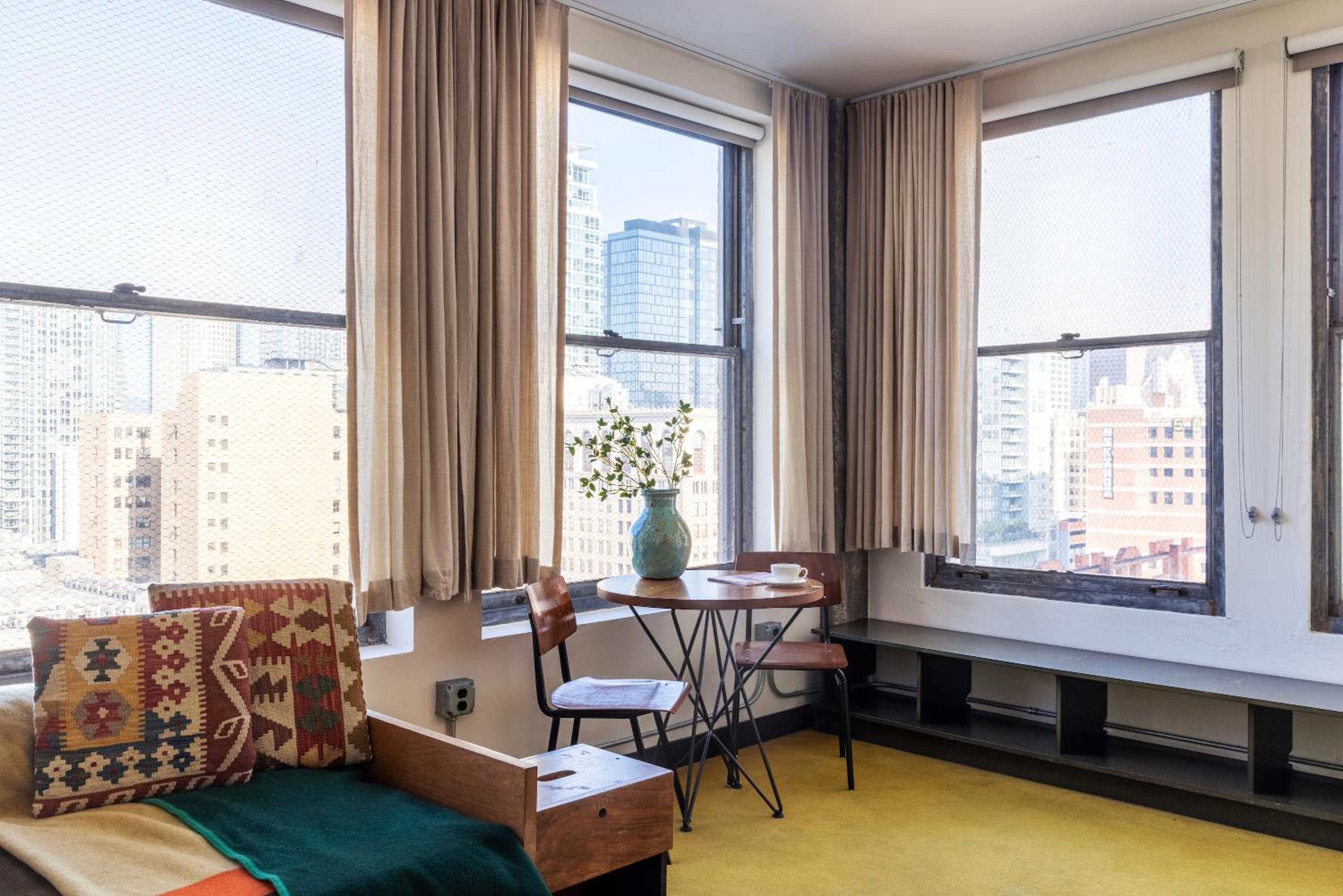 Tri Queen Suite (Renovated) photo 1