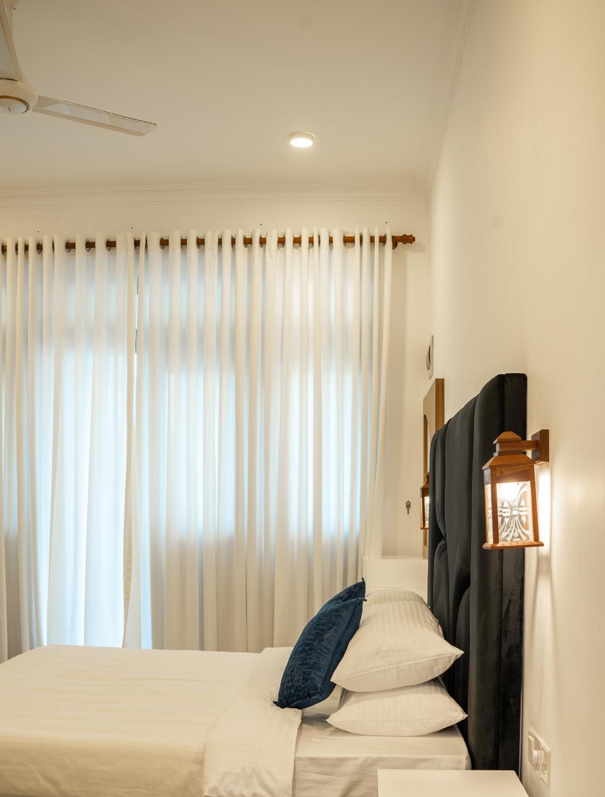 Deluxe King Room photo 1