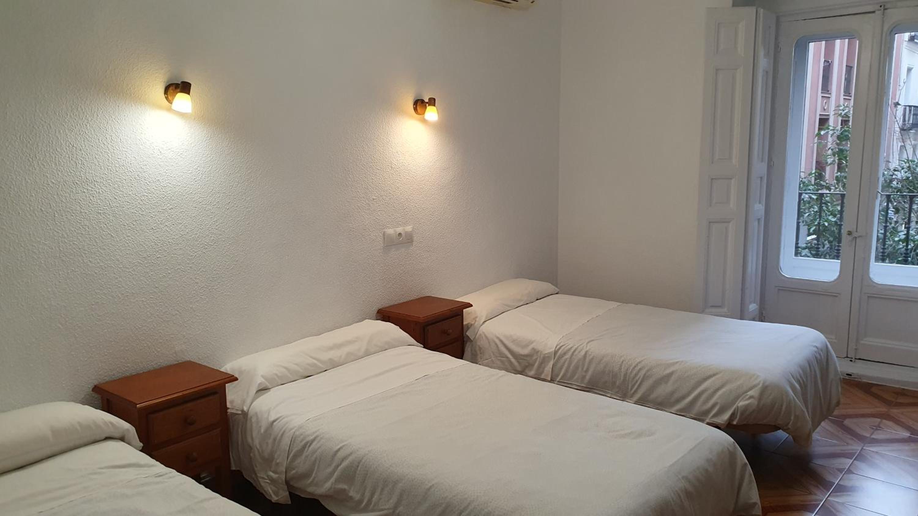 Habitación Triple con Baño Privado