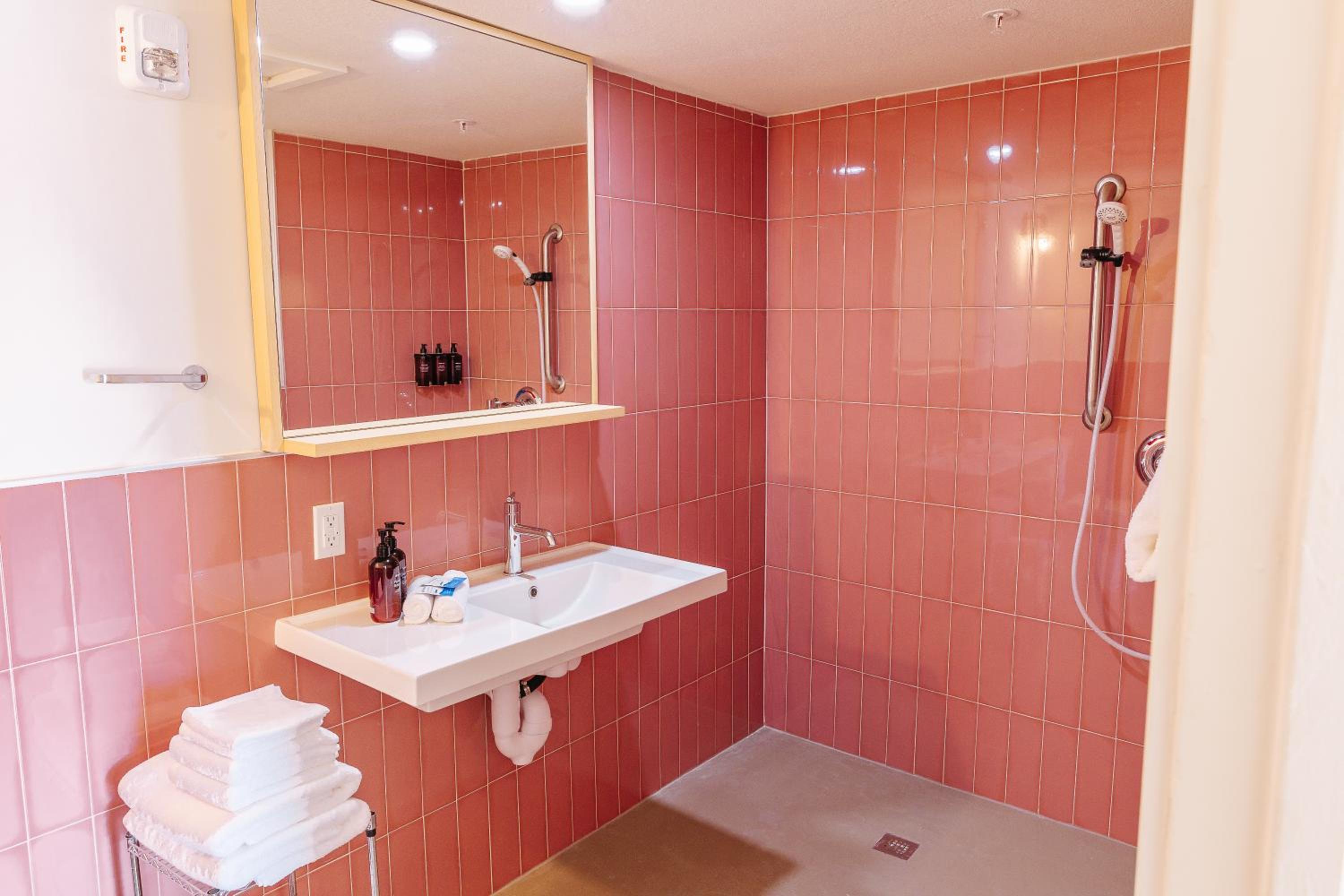 Double Room - Disability Access - Photo 3
