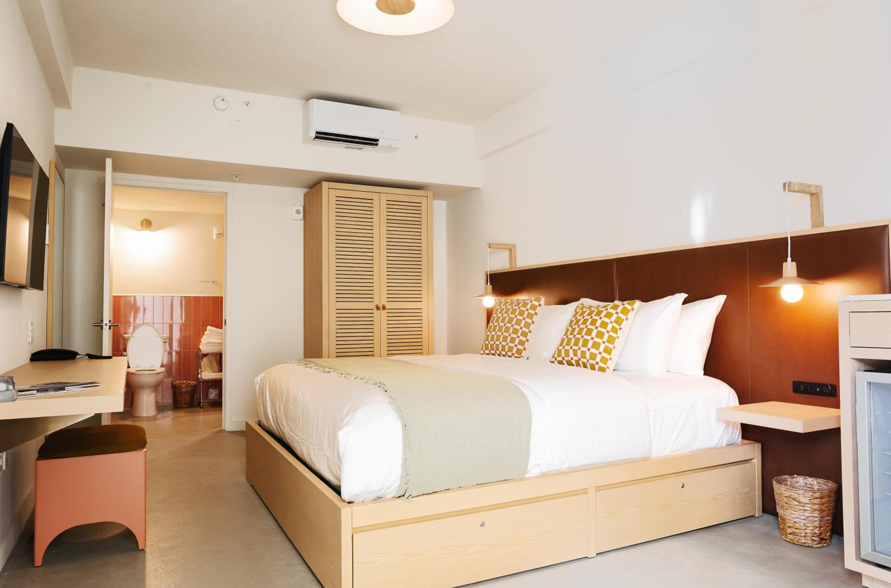 King Room - Disability Access - Photo 3