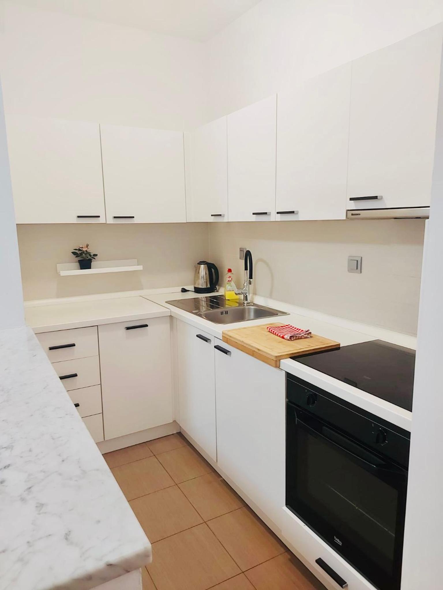Studio Apartment - Photo 14