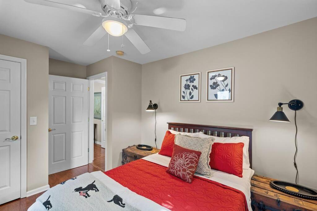 Five-Bedroom House photo 2