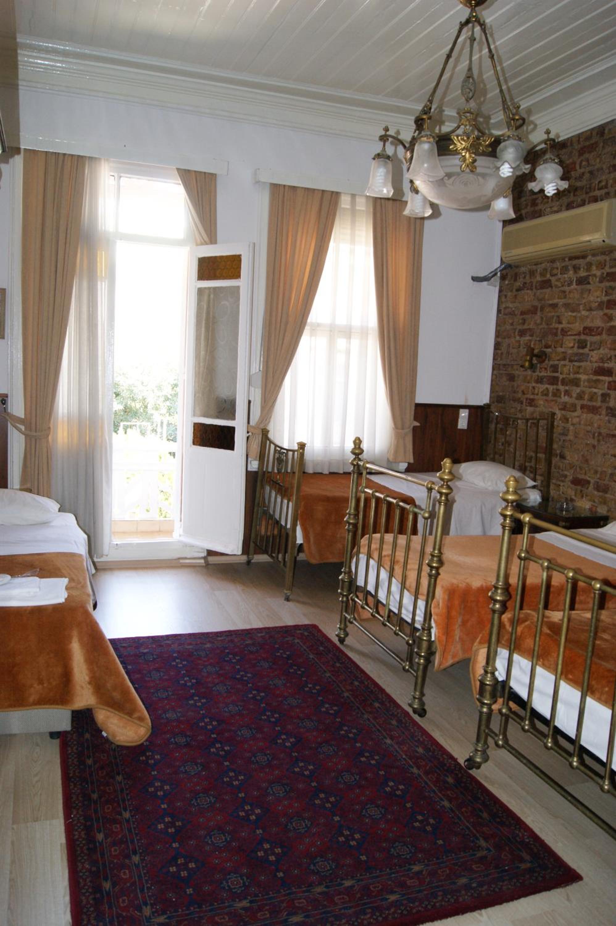 Standard Quadruple Room photo 2