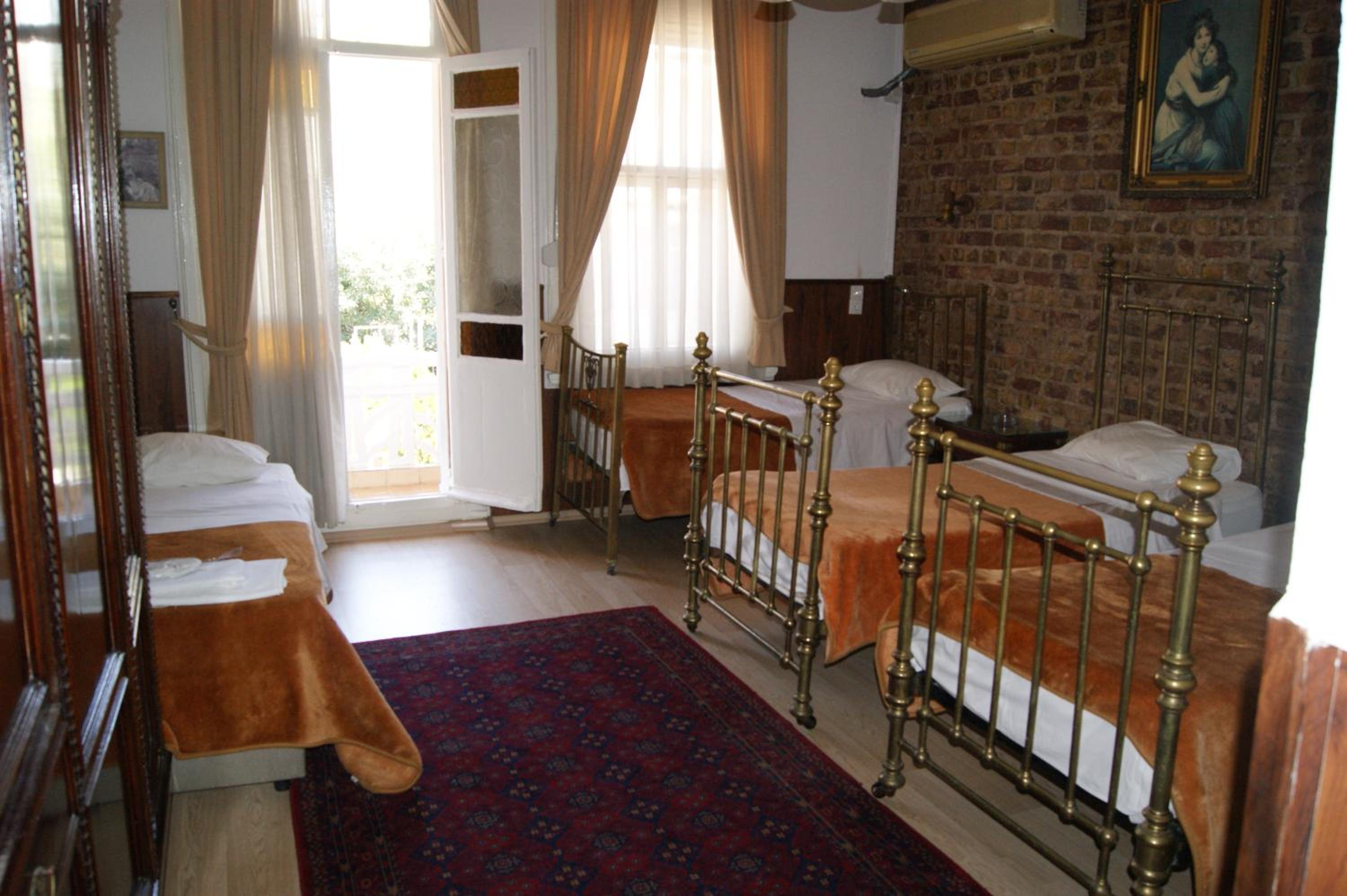Standard Quadruple Room photo 3