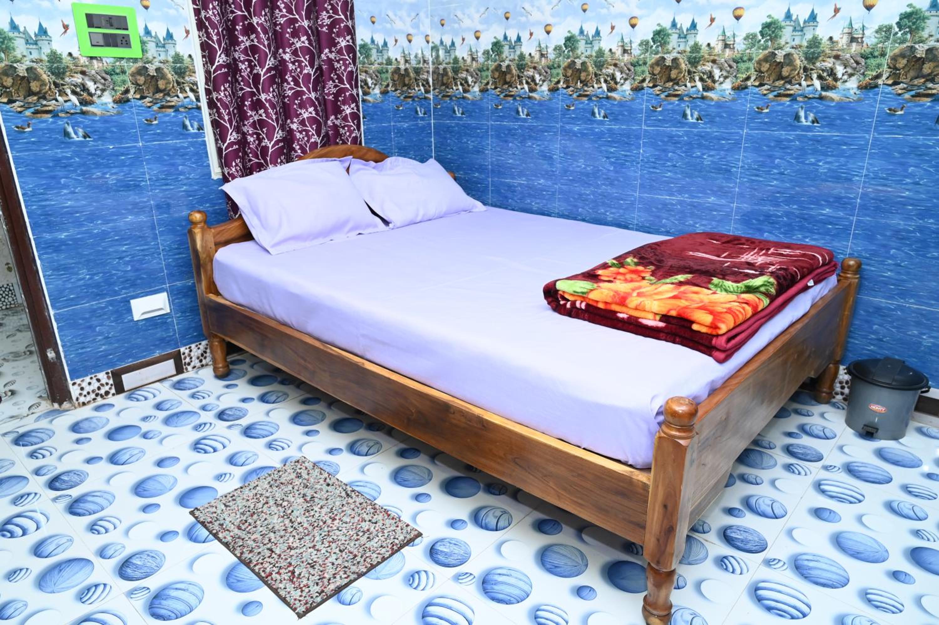 Deluxe Double Room (2 Adults + 1 Child) - Photo 23