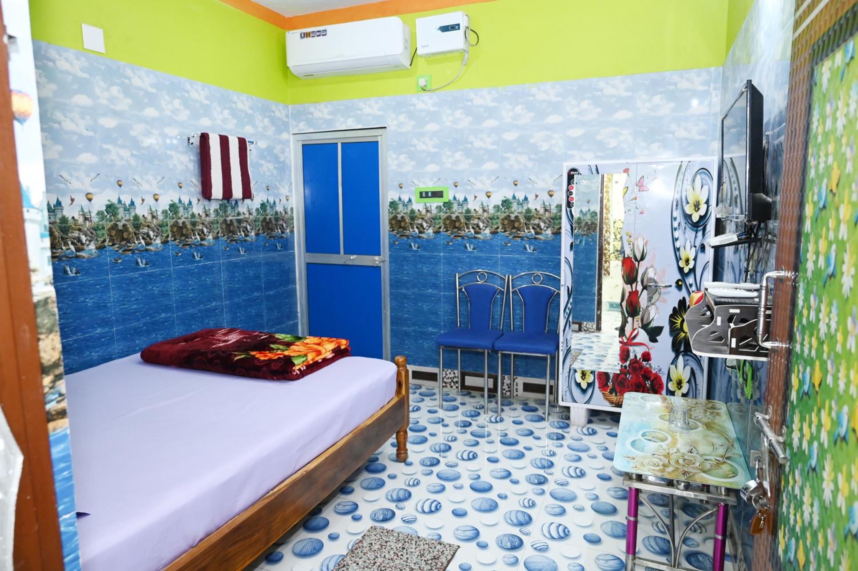 Deluxe Double Room (2 Adults + 1 Child) - Photo 24