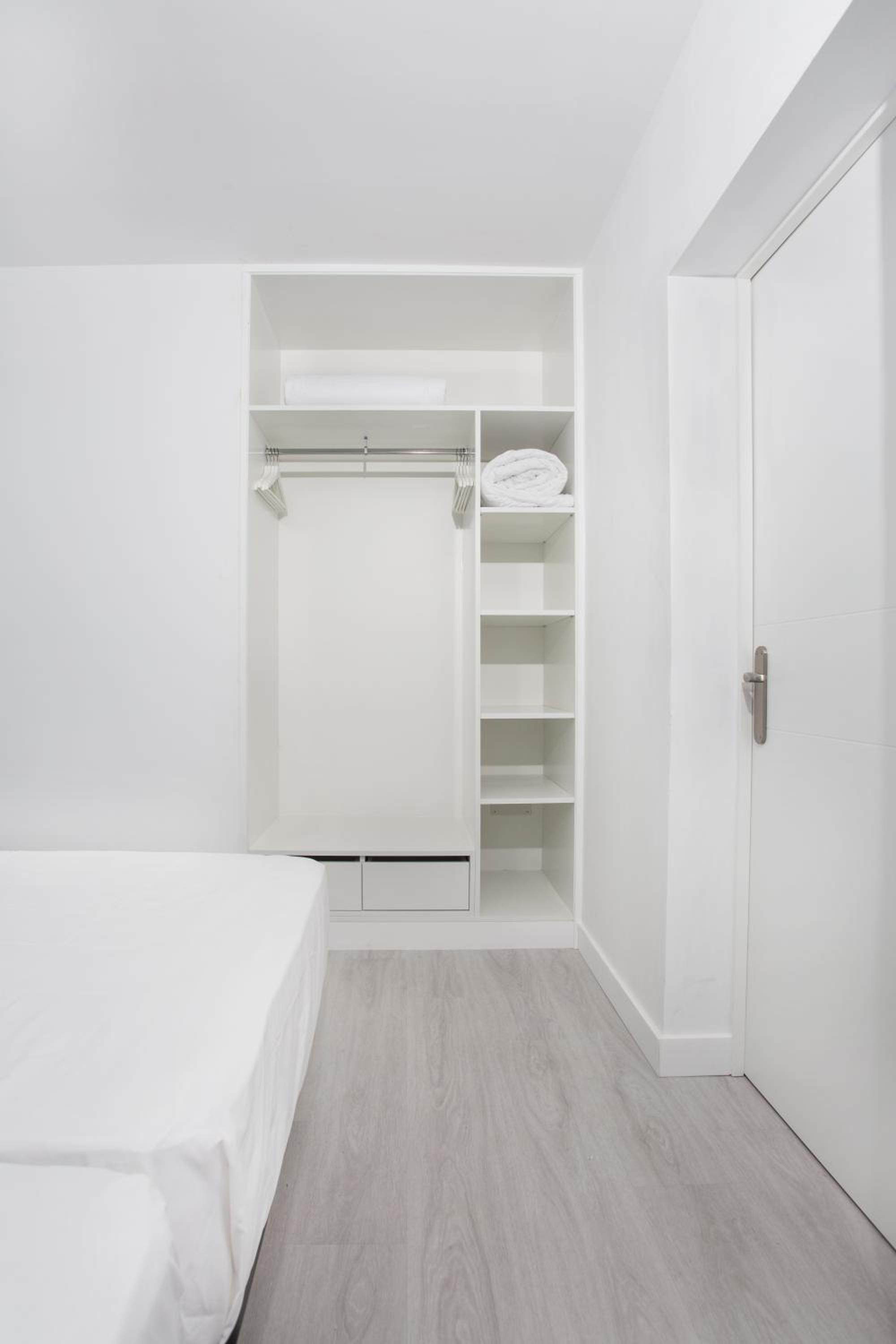 Three-Bedroom Apartment photo 2
