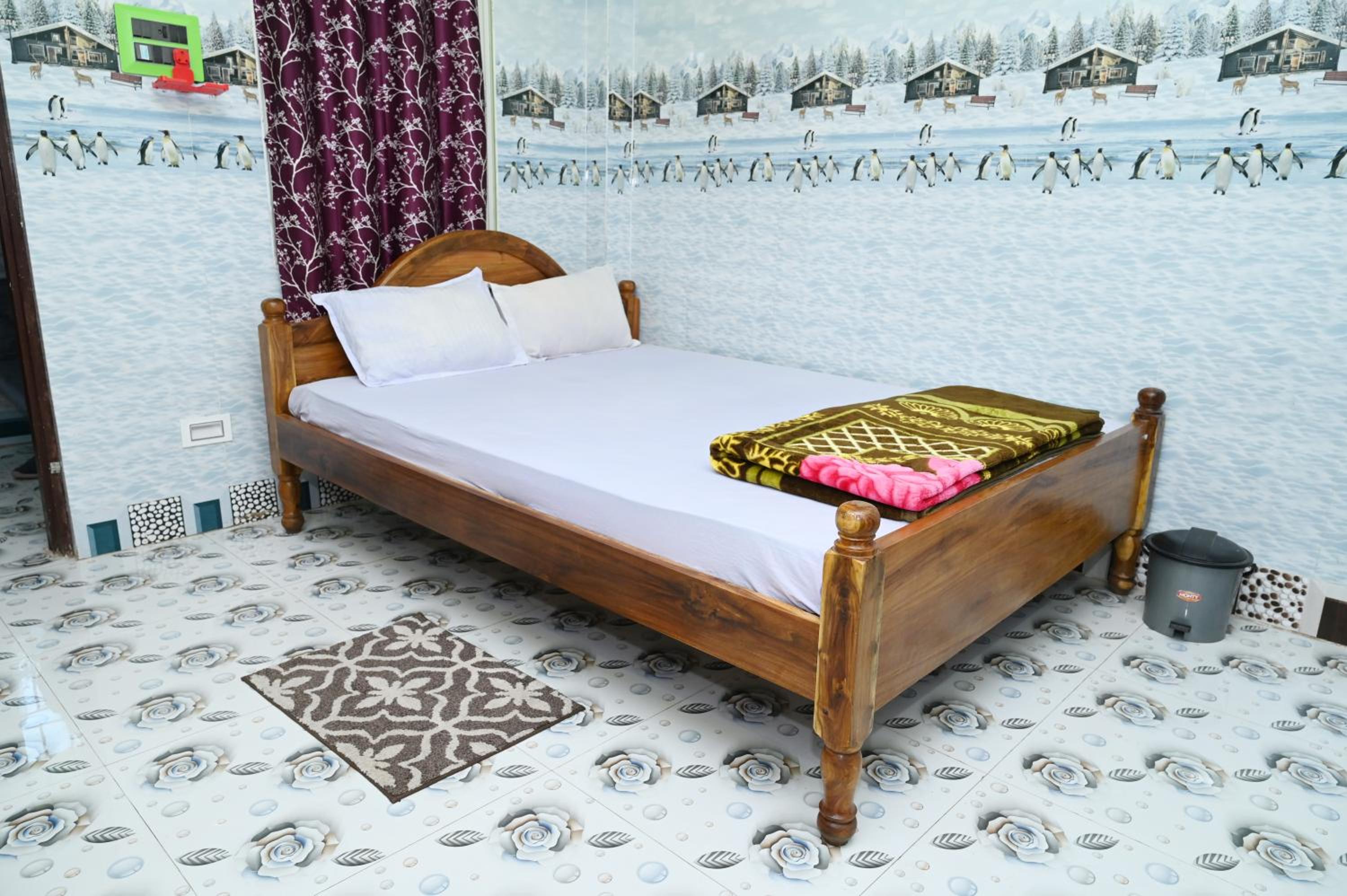Deluxe Double Room (2 Adults + 1 Child) - Photo 22