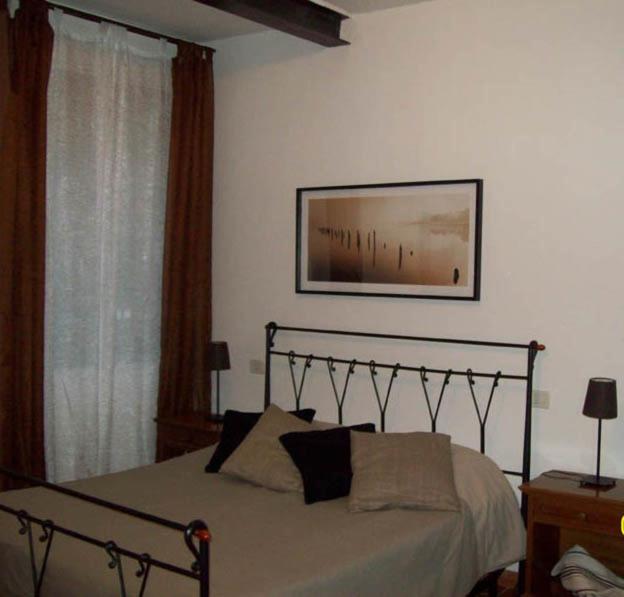 One-Bedroom Apartment - Photo 3