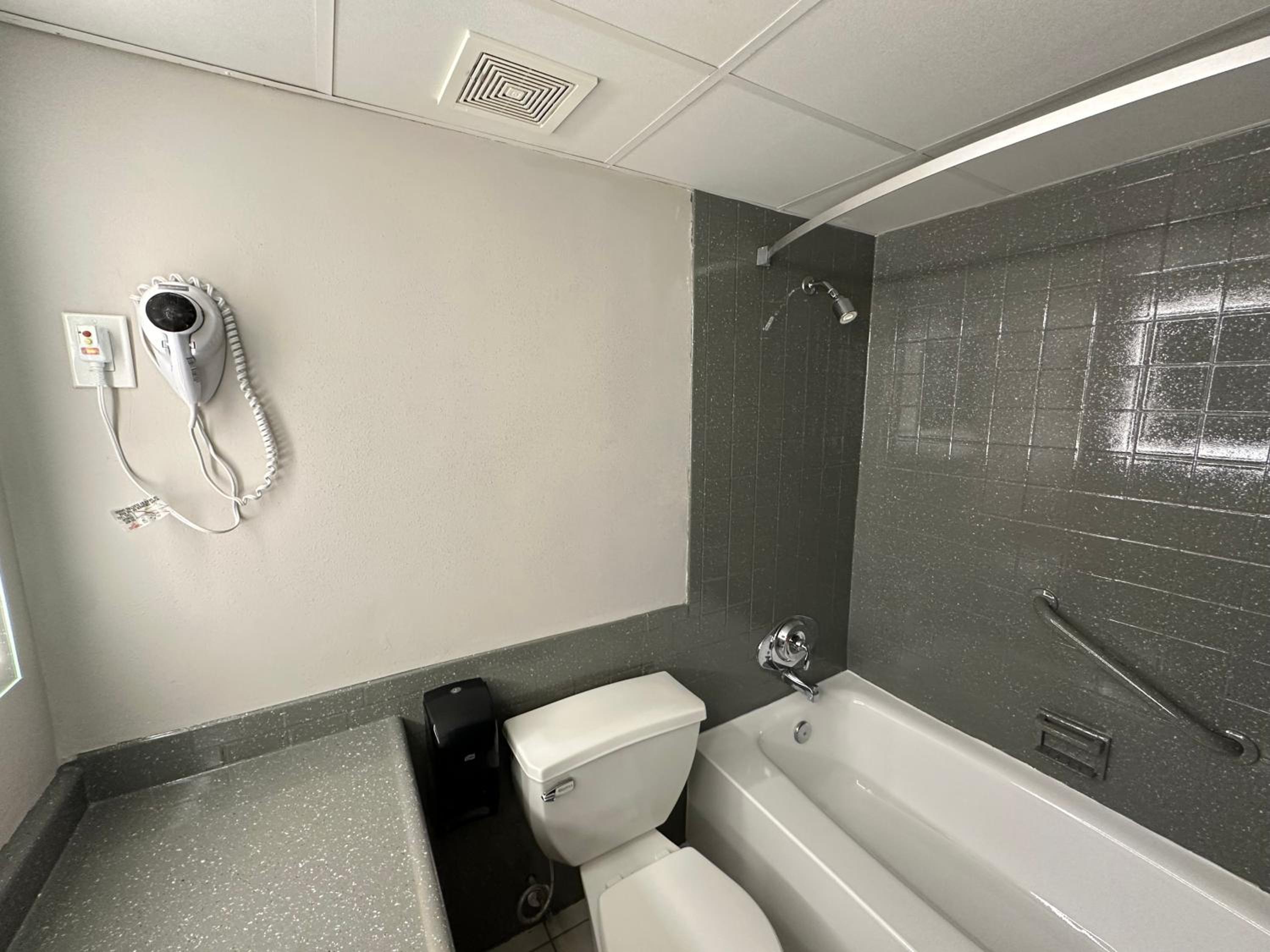 King Room - Non-Smoking photo 3