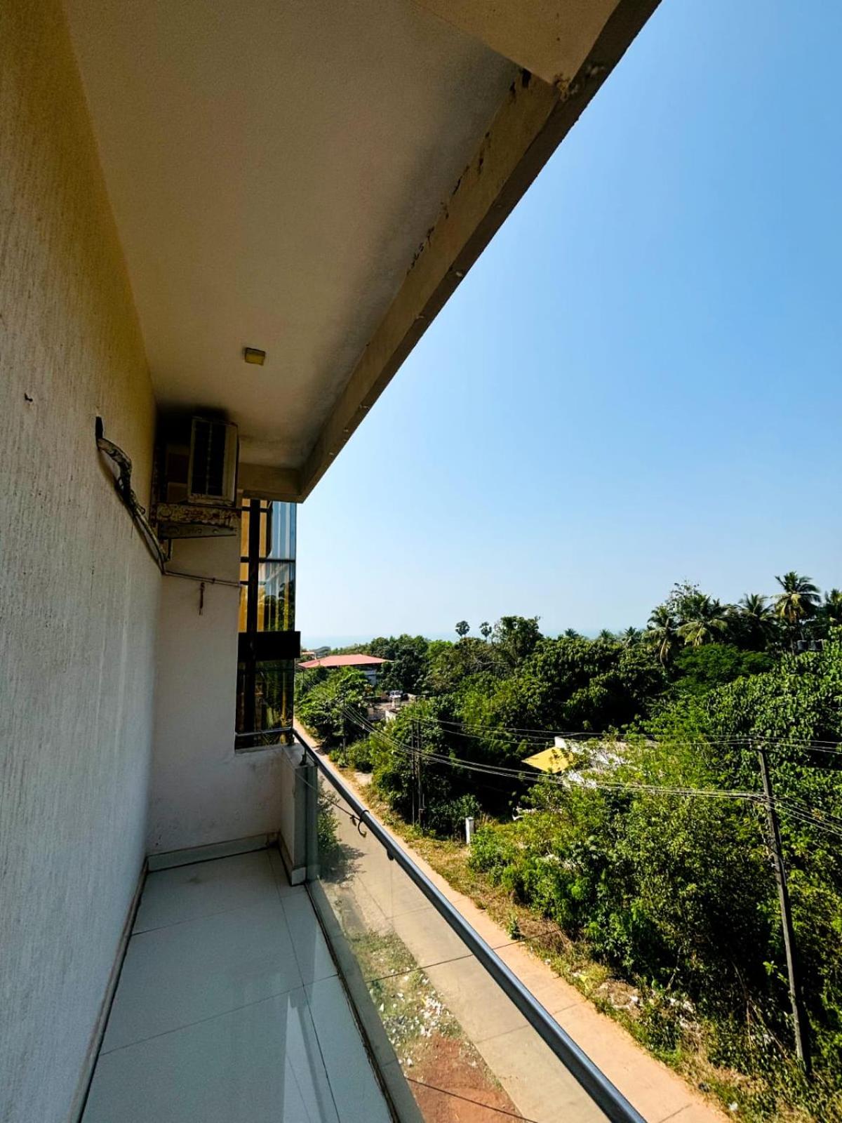 Deluxe Double Room (2 Adults + 1 Child) photo 3