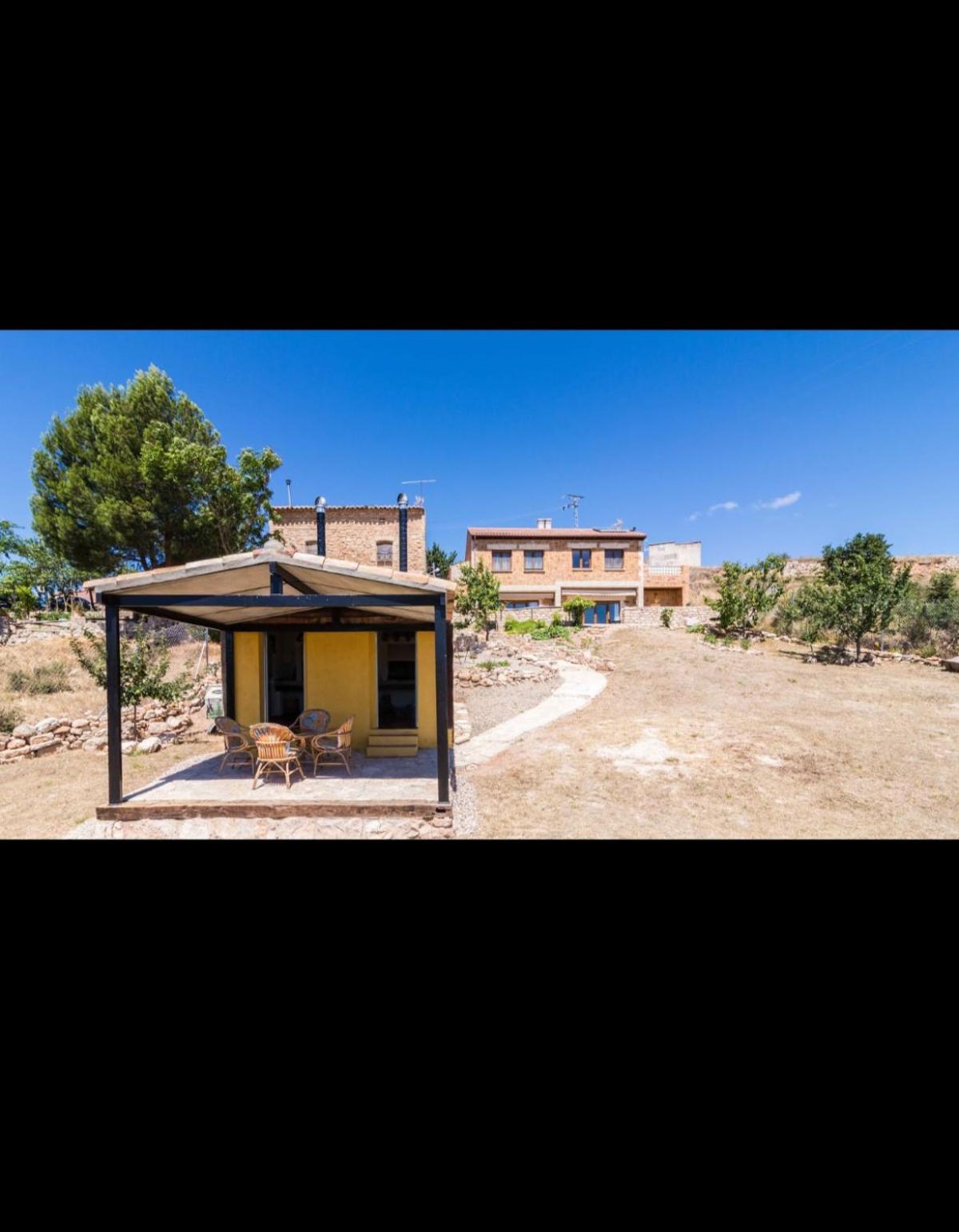 Two-Bedroom House - Photo 4