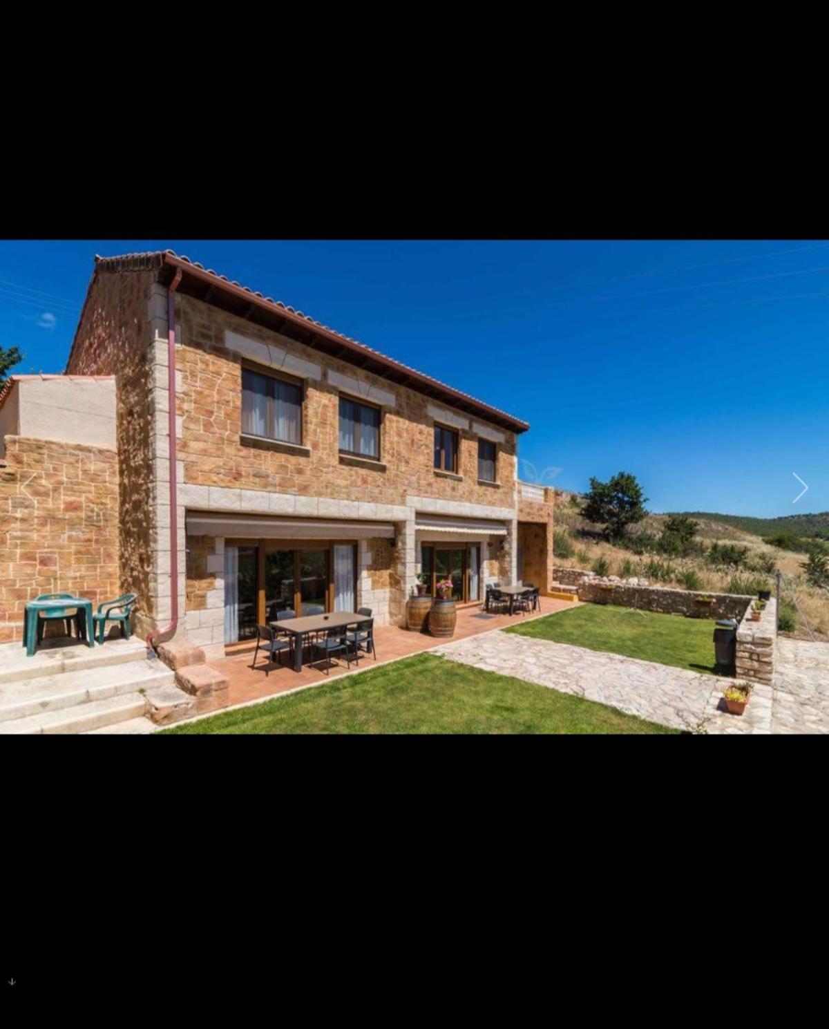 Two-Bedroom House - Photo 2