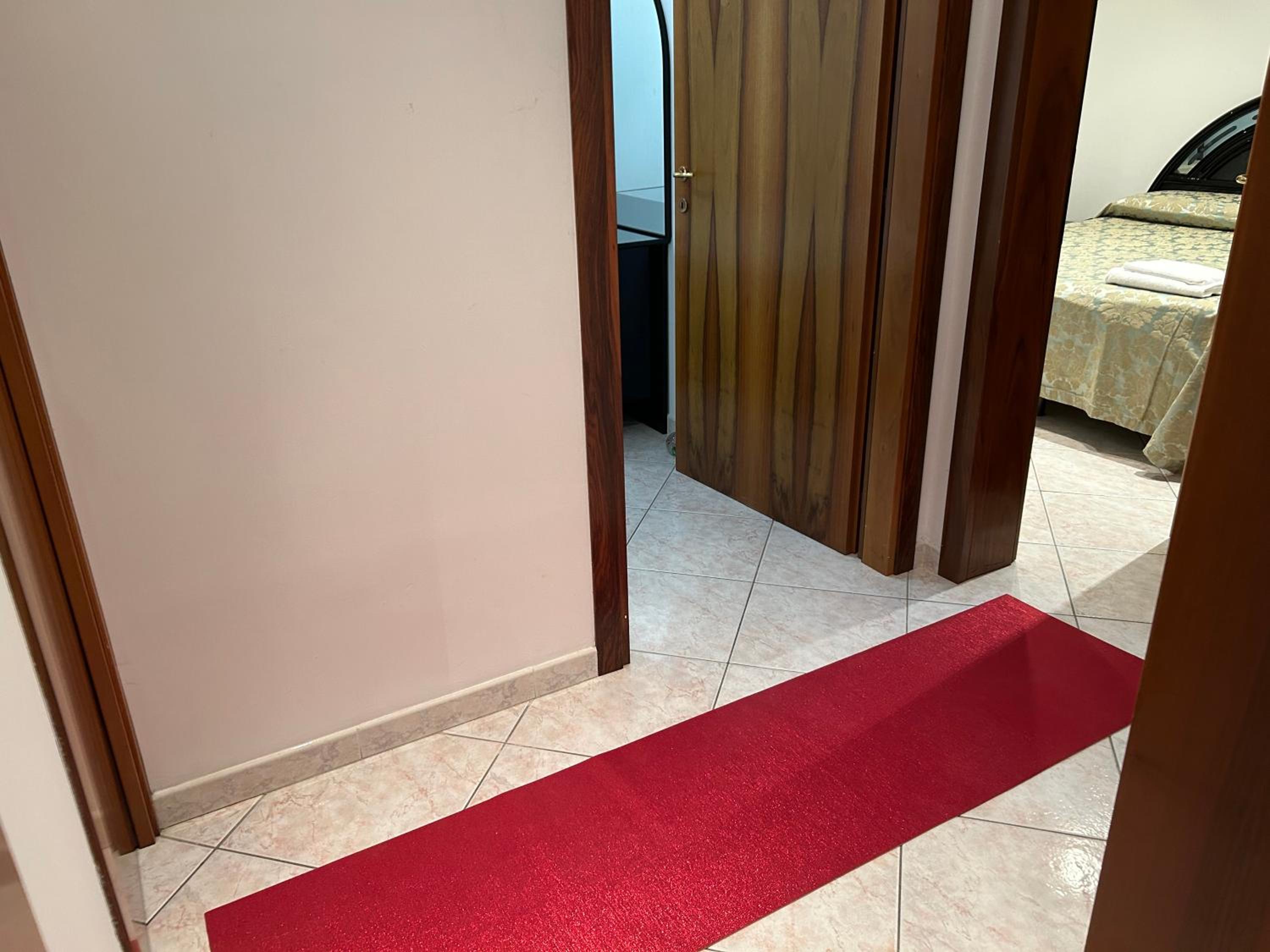 Standard Double Room with Shared Bathroom photo 3