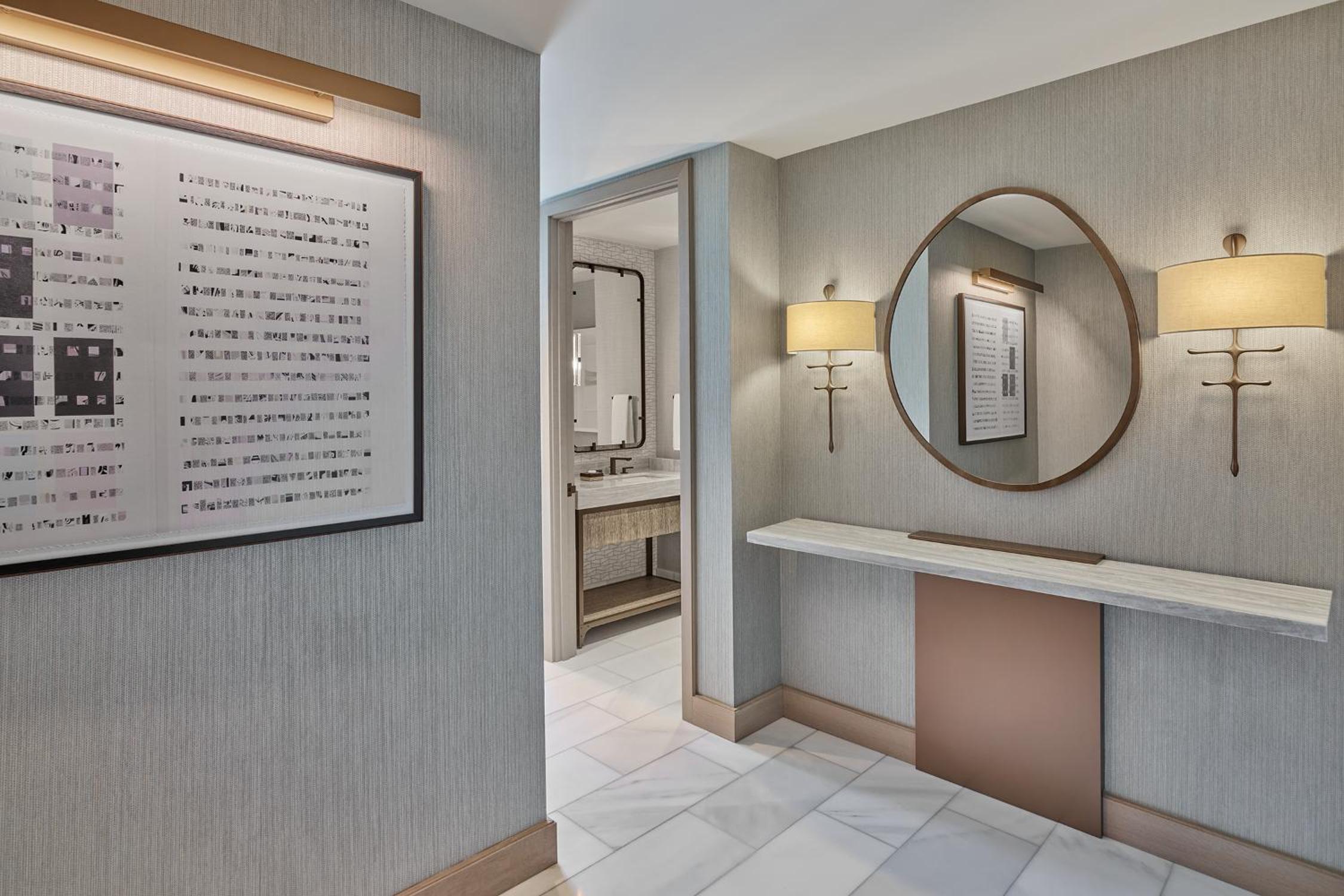 One-Bedroom Executive King Suite - Photo 2