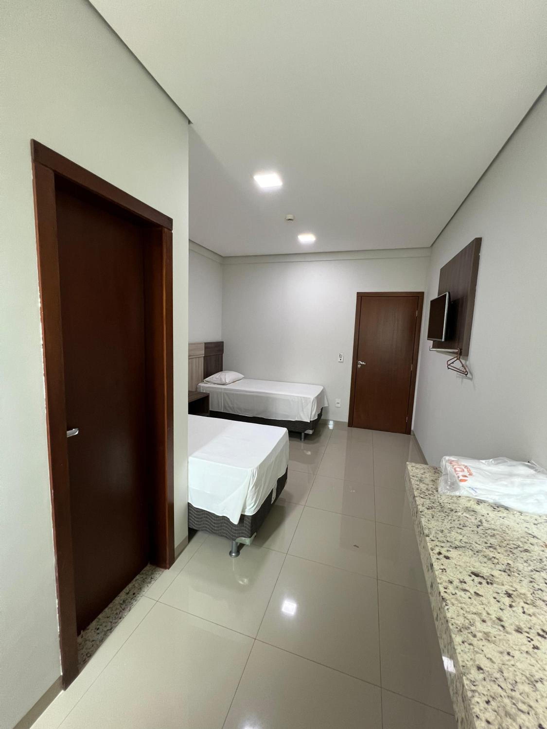 Twin Room with Private Bathroom - Photo 3