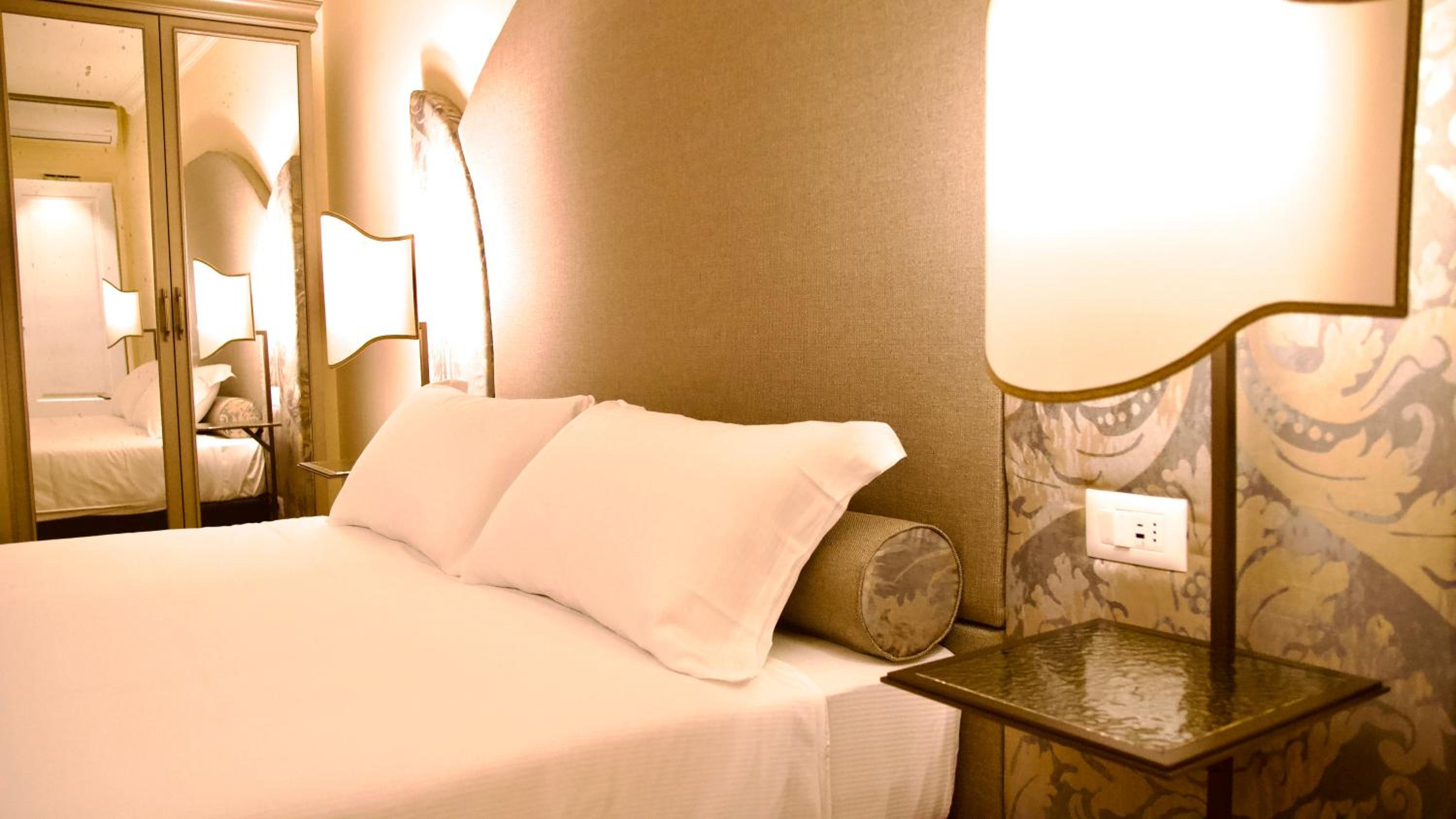 Superior King Room photo 1