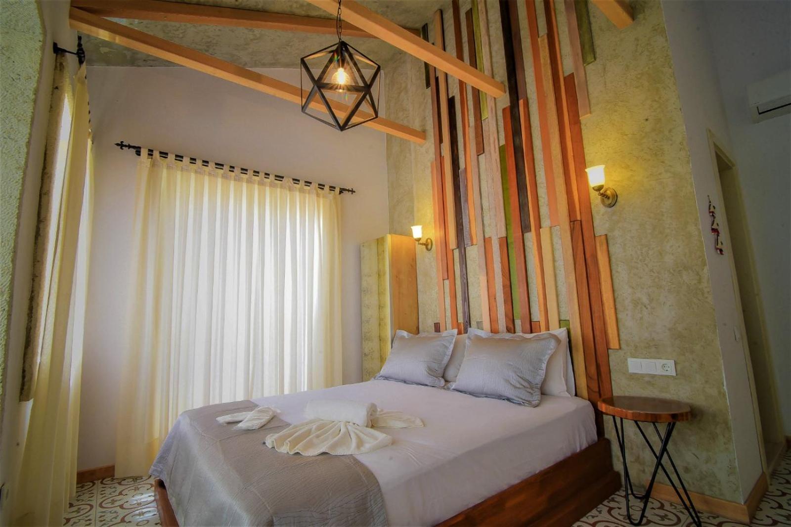 Executive Suite - Photo 4