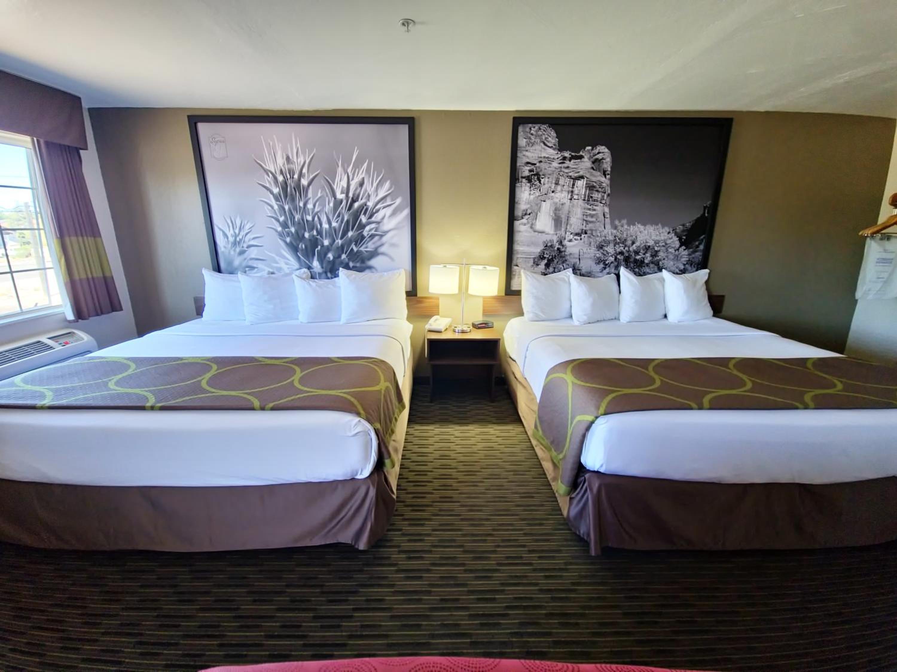 Studio Suite with Two King Beds - Non-Smoking - Photo 9