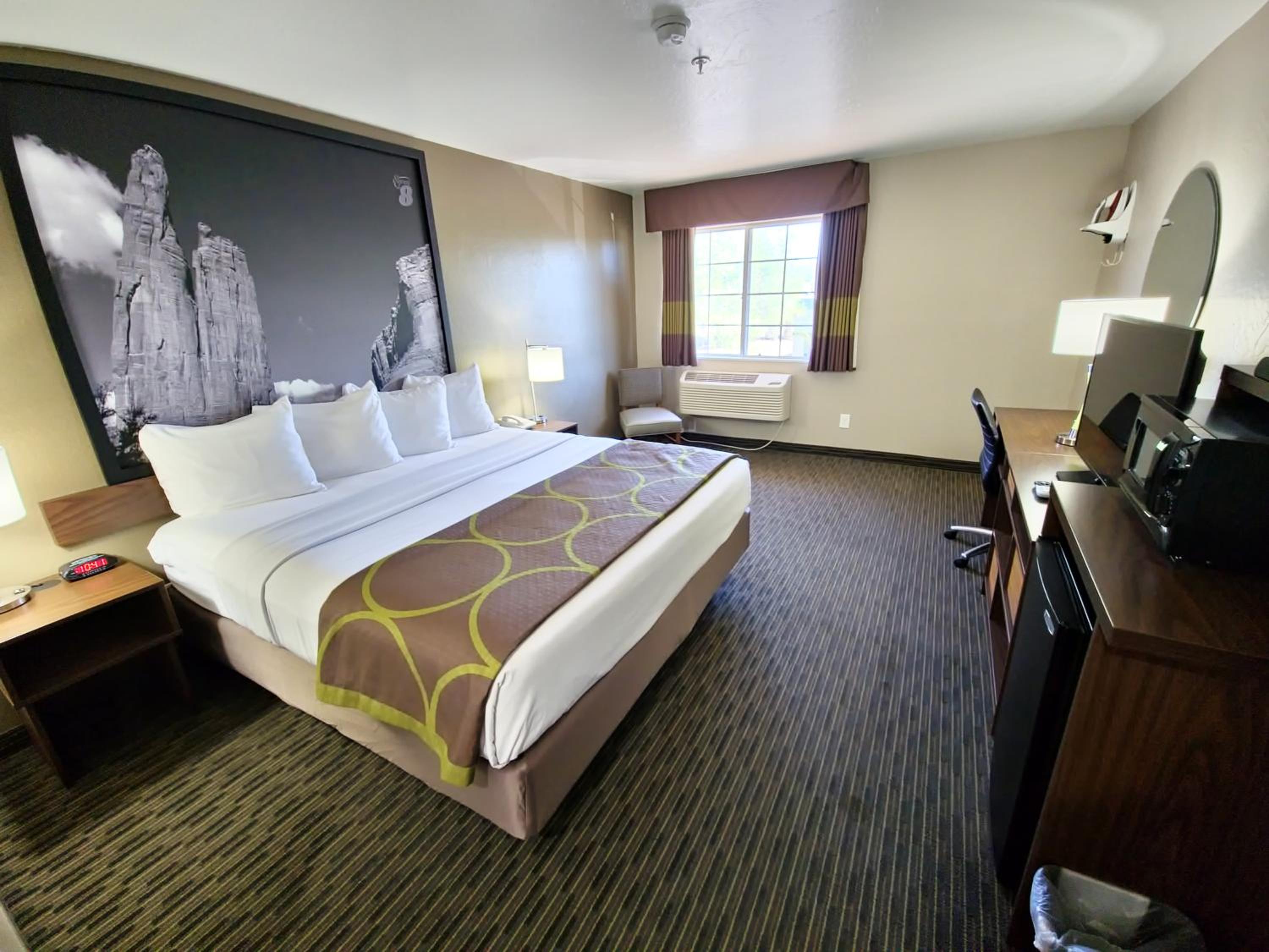 King Room - Non-Smoking - Photo 14
