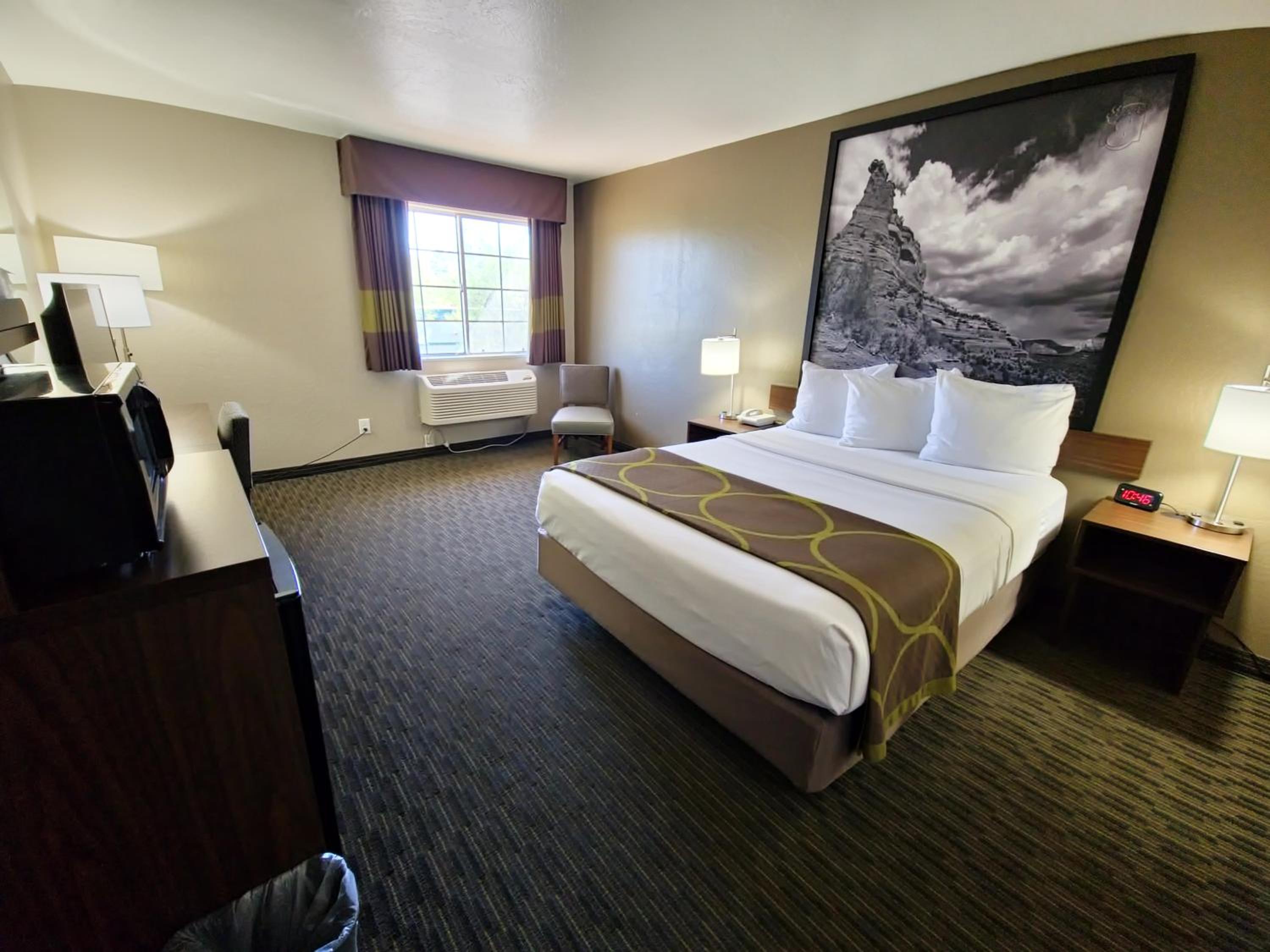 King Room - Non-Smoking - Photo 15