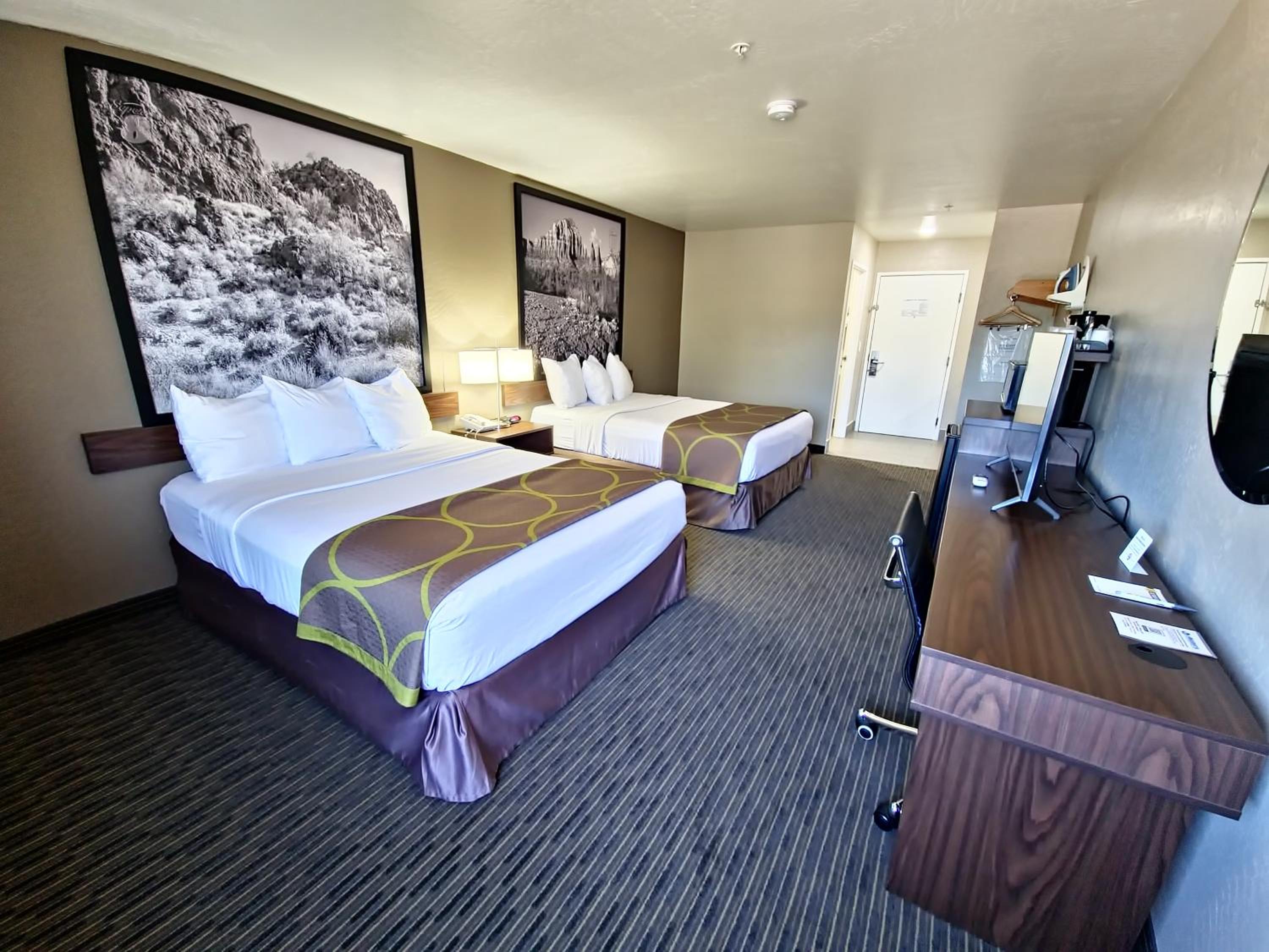 Studio Suite with Two King Beds - Non-Smoking - Photo 10