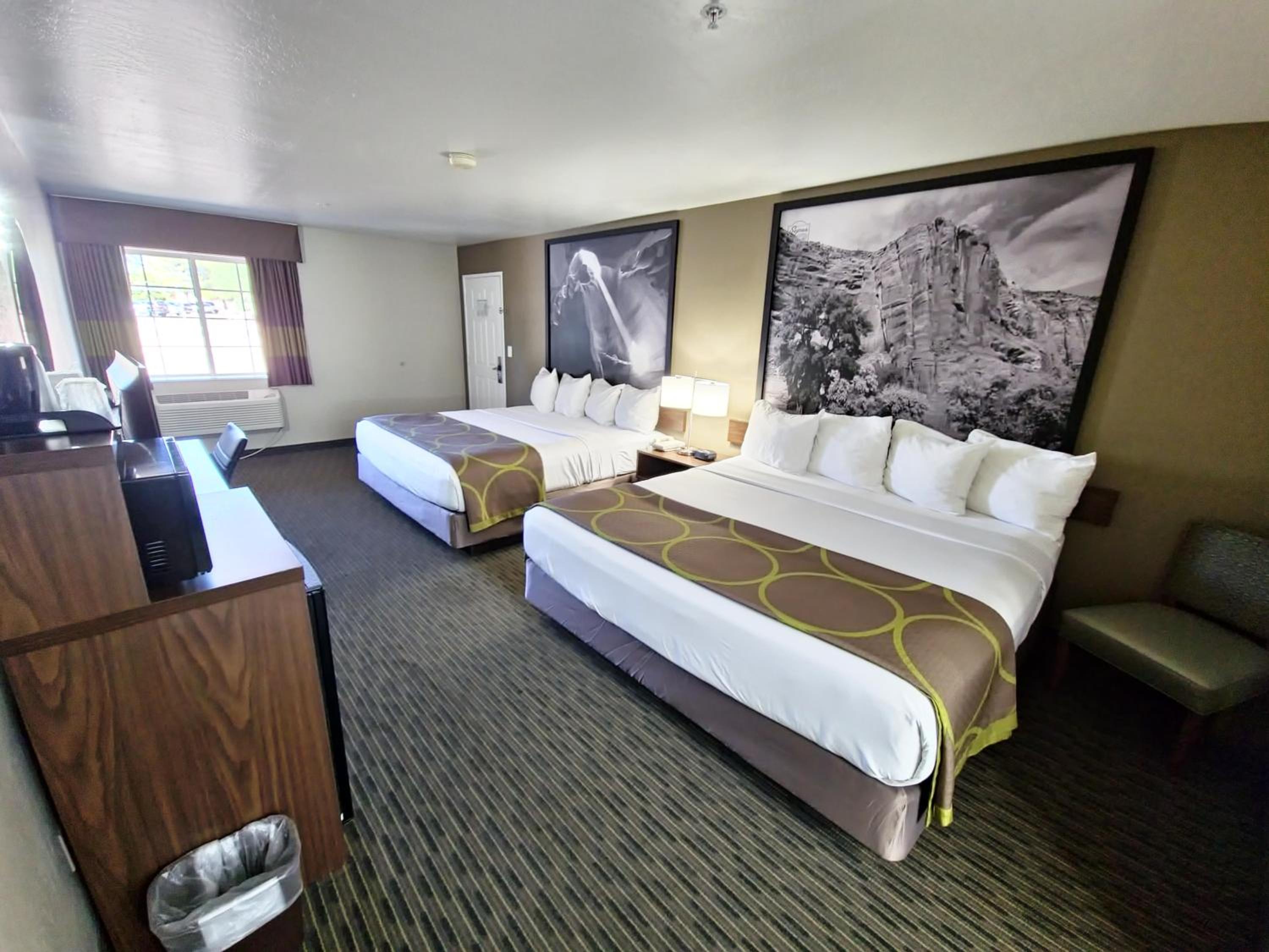 Studio Suite with Two King Beds - Non-Smoking - Photo 14