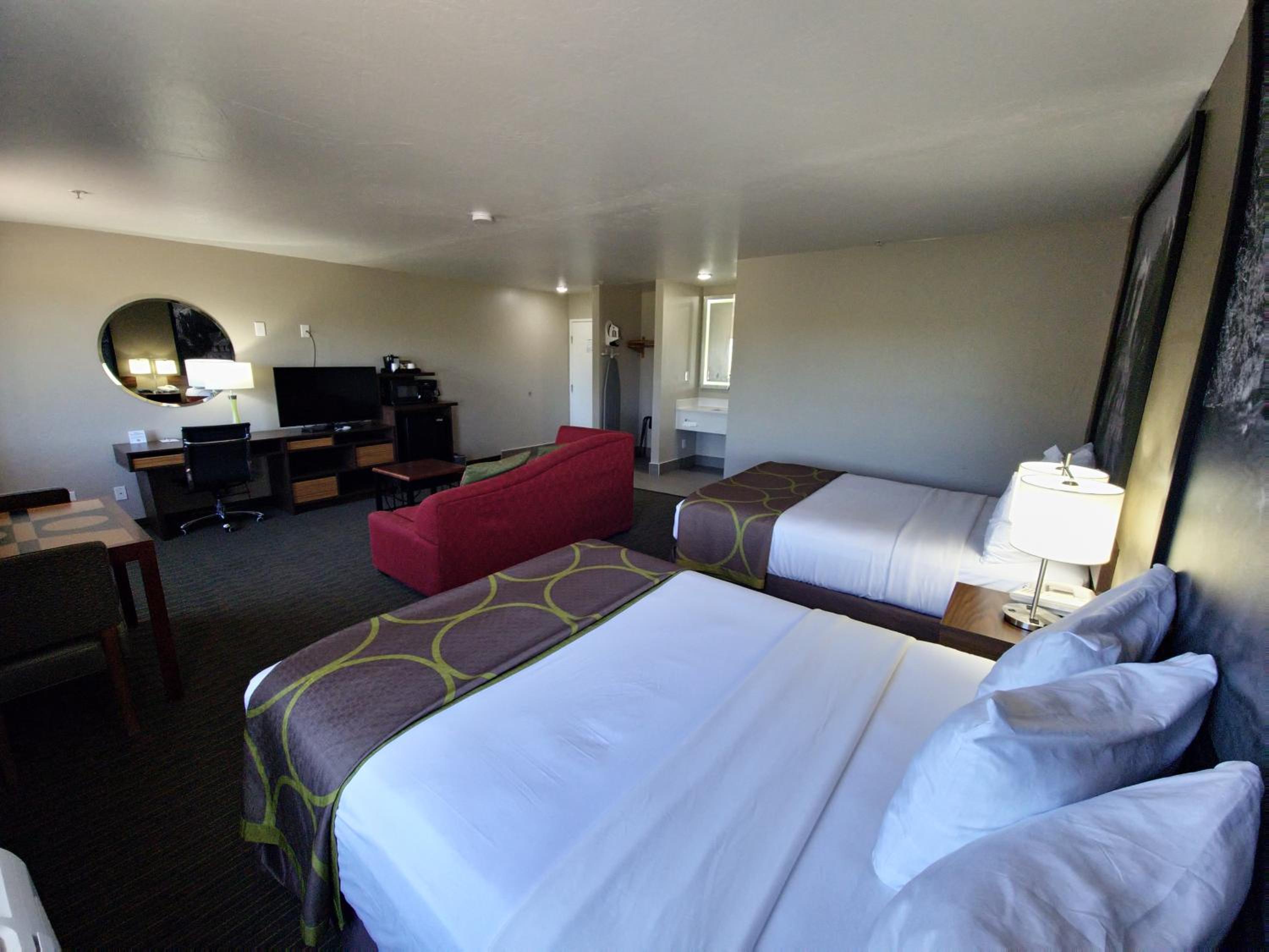 Studio Suite with Two King Beds - Non-Smoking - Photo 16