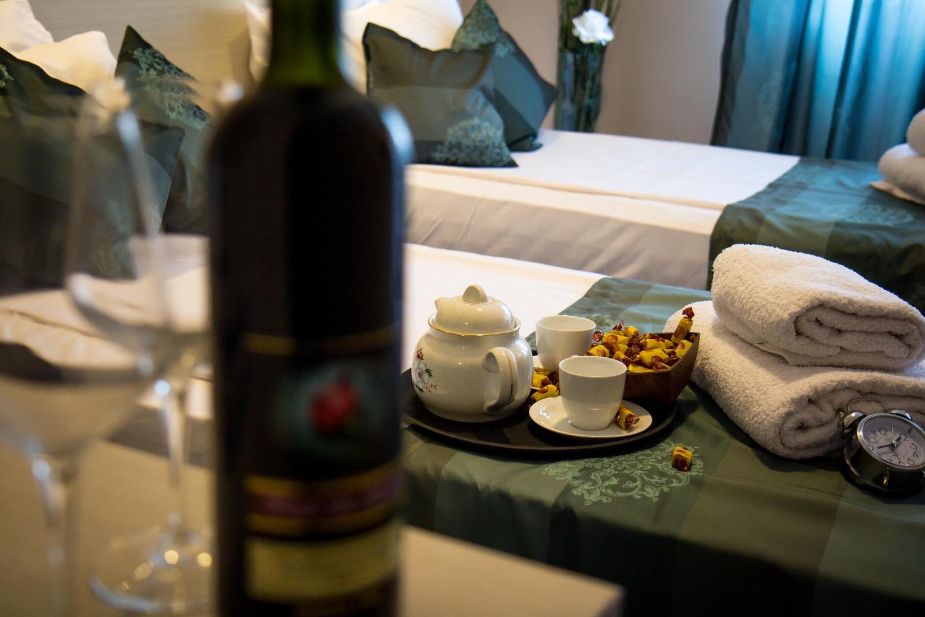 Double or Twin Room - Photo 4