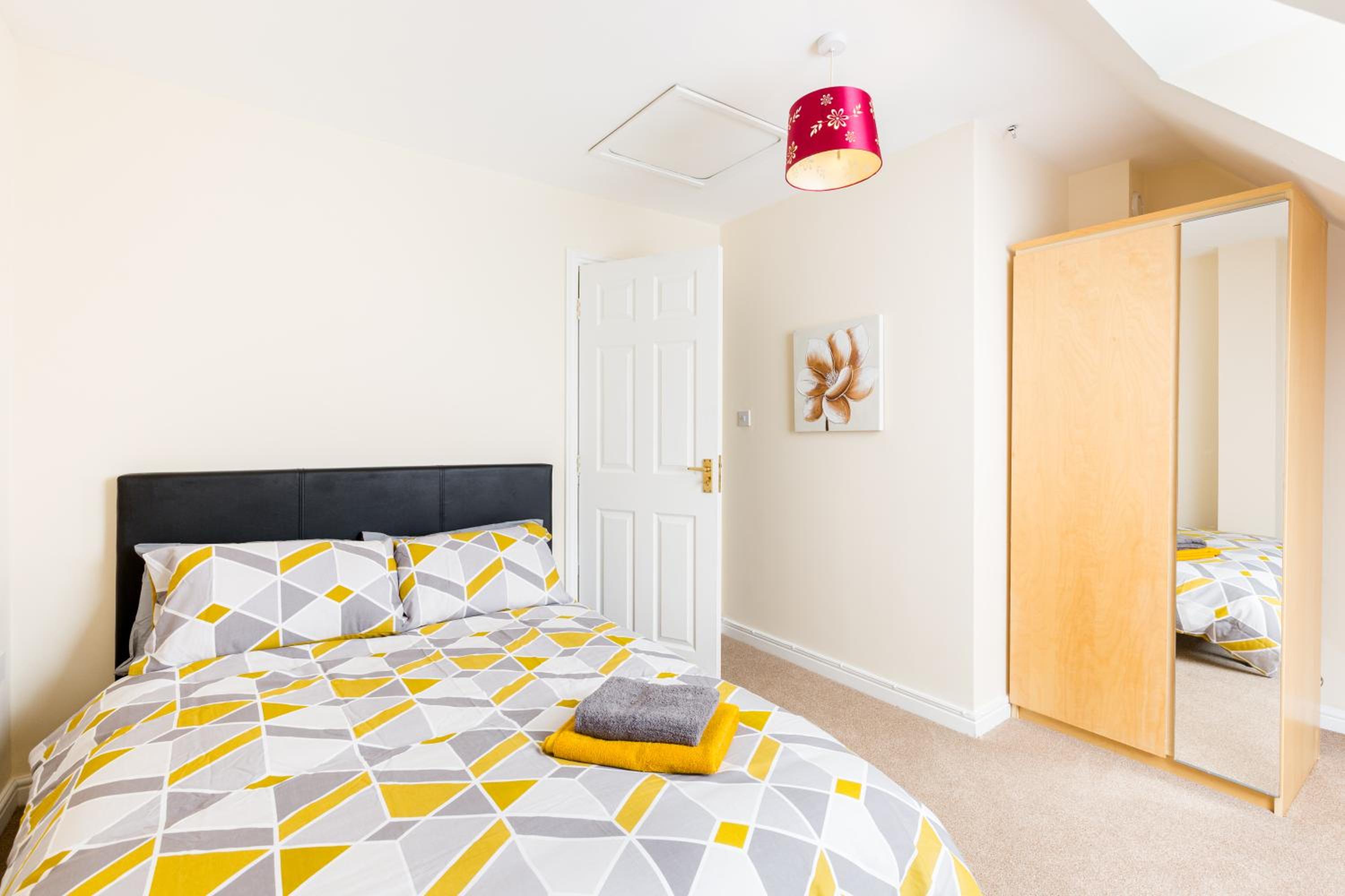 Four-Bedroom House photo 1