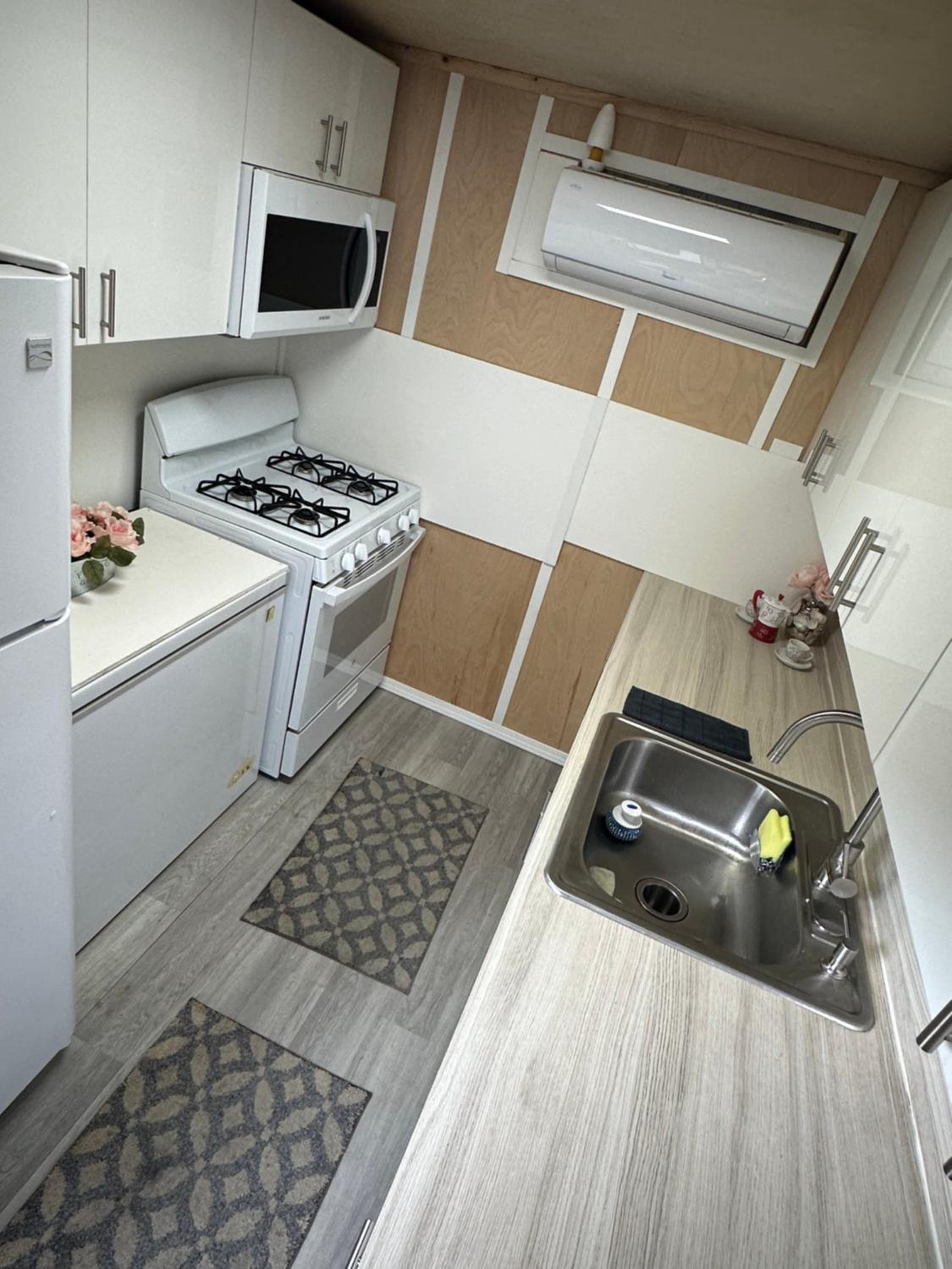 Mobile Home photo 1