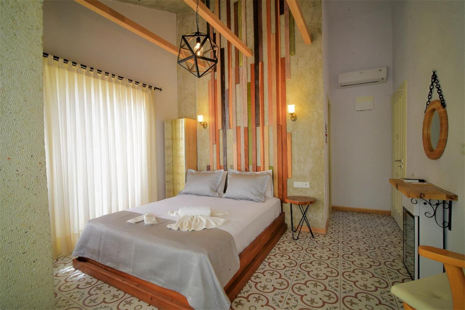 Executive Suite - Photo 1