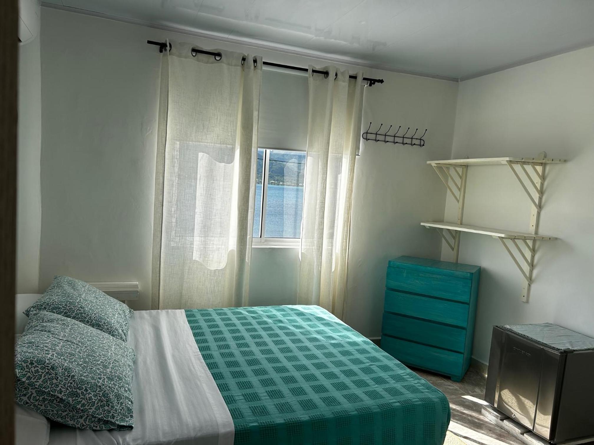 Single Room with Bathroom photo 1