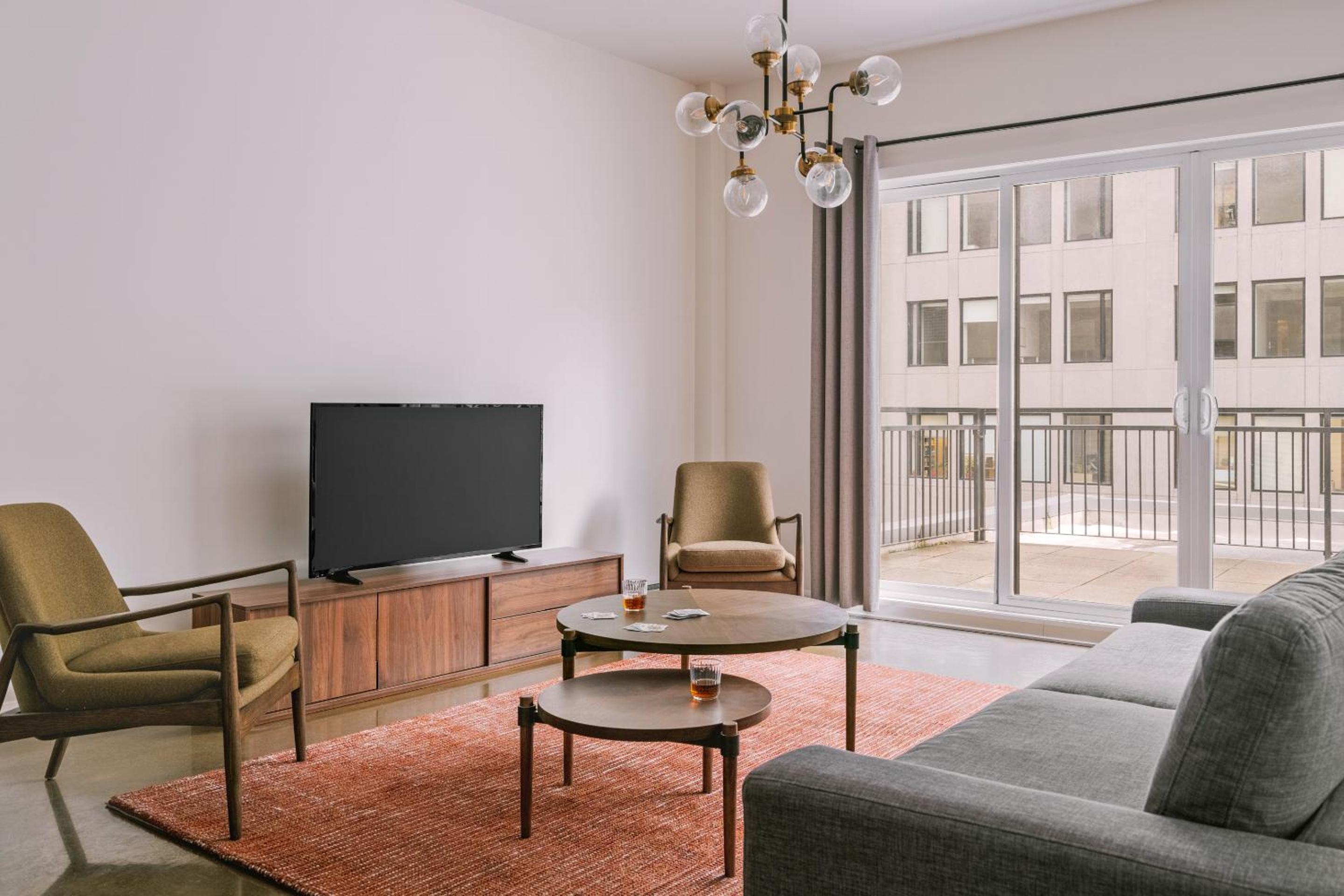 Two-Bedroom Apartment With Balcony photo 1