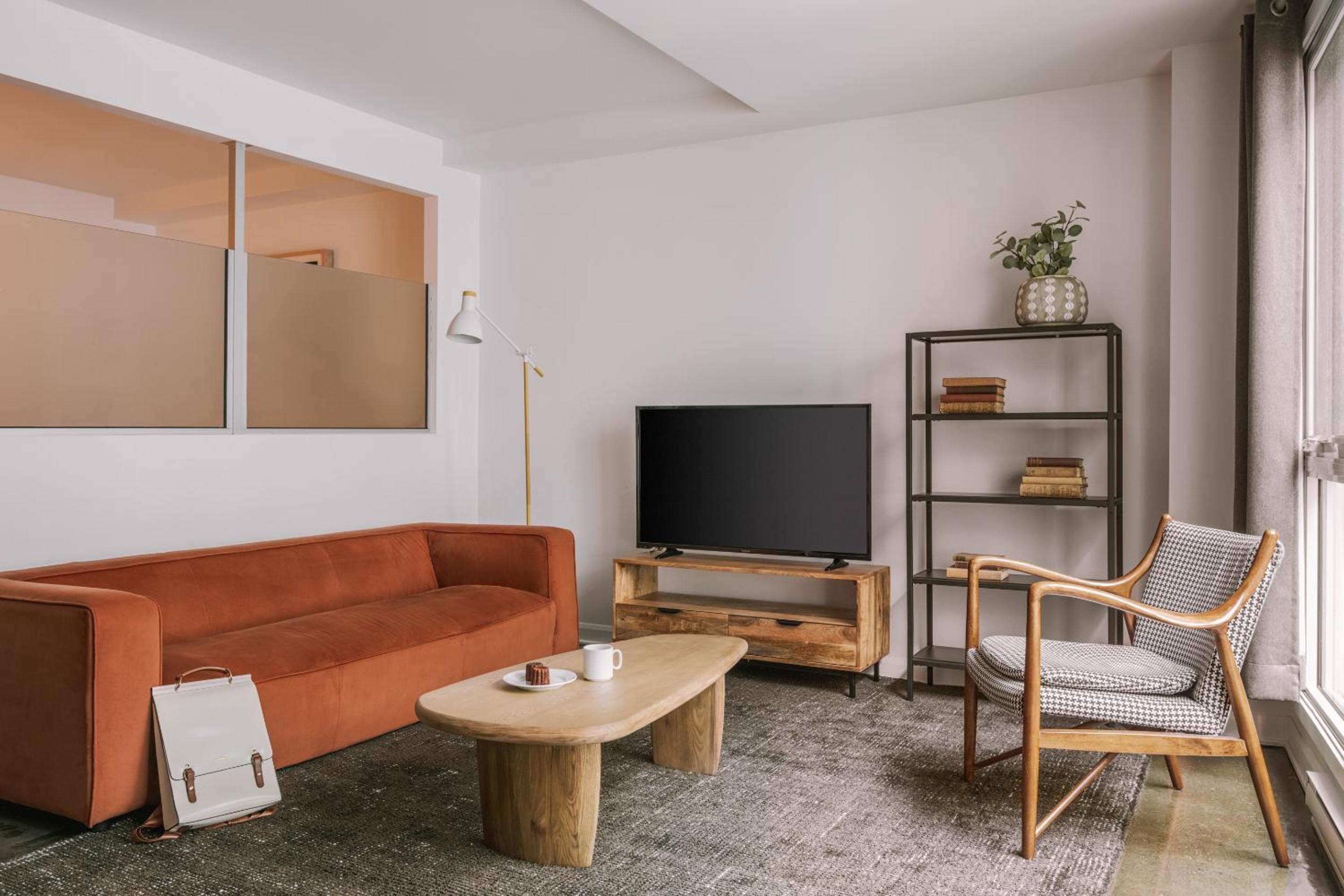 Two-Bedroom Apartment with Two Queen Beds photo 1