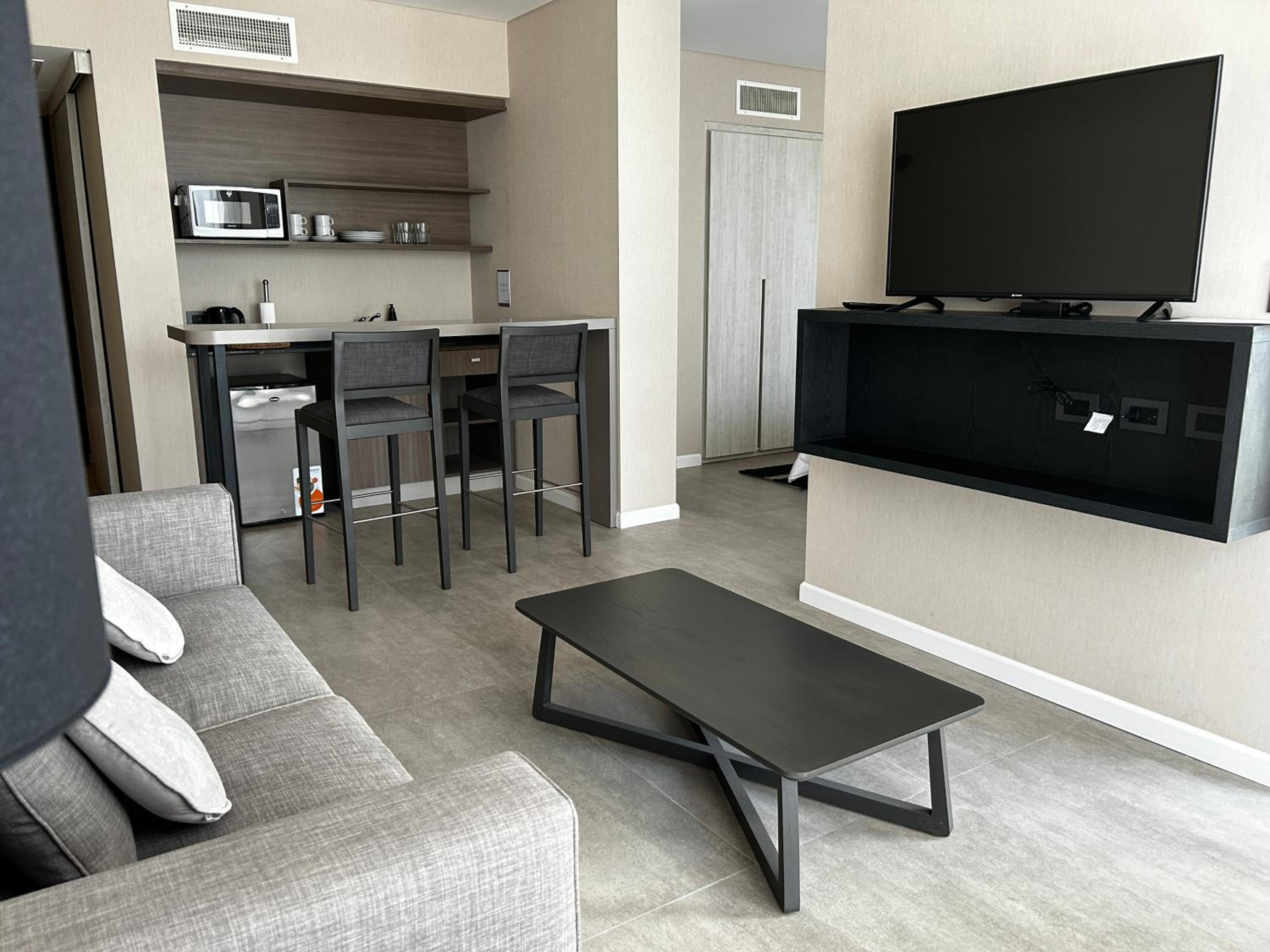 Deluxe King Room photo 1