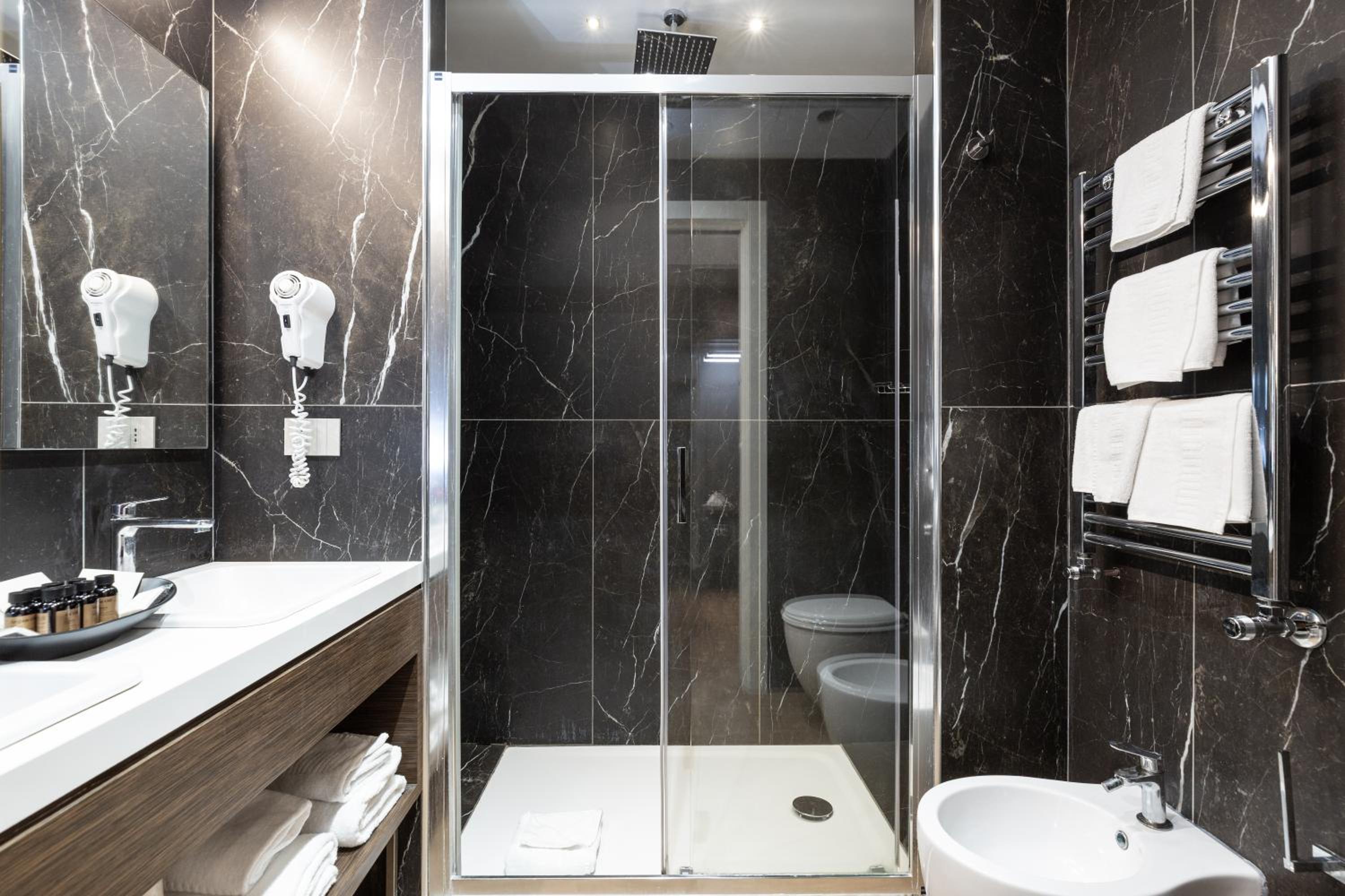 Superior Triple Room photo 2