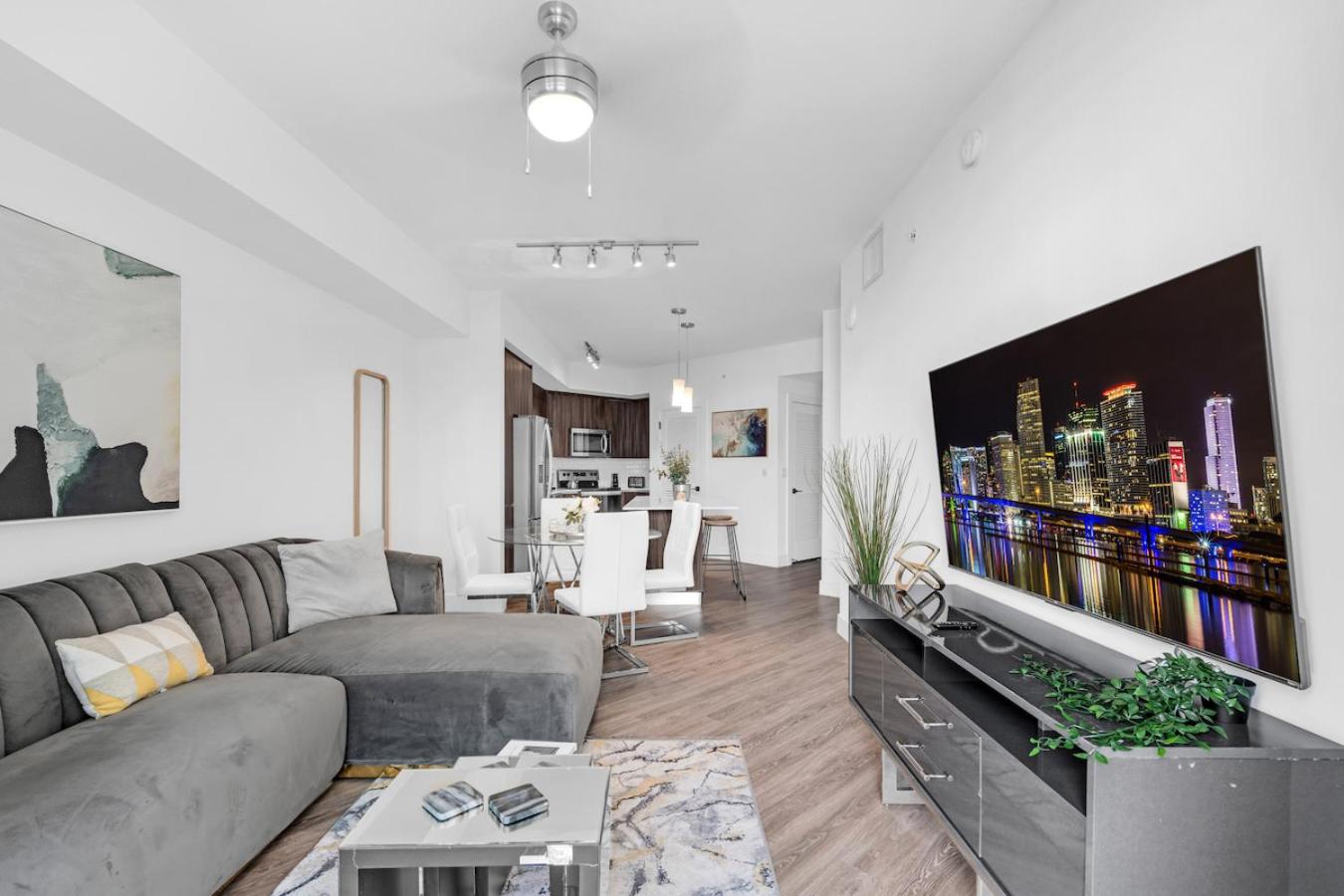 Apartment photo 1