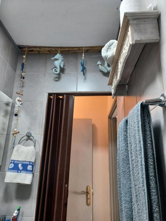 Double or Twin Room with Private Bathroom photo 3