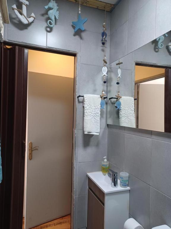 Double or Twin Room with Private Bathroom photo 2