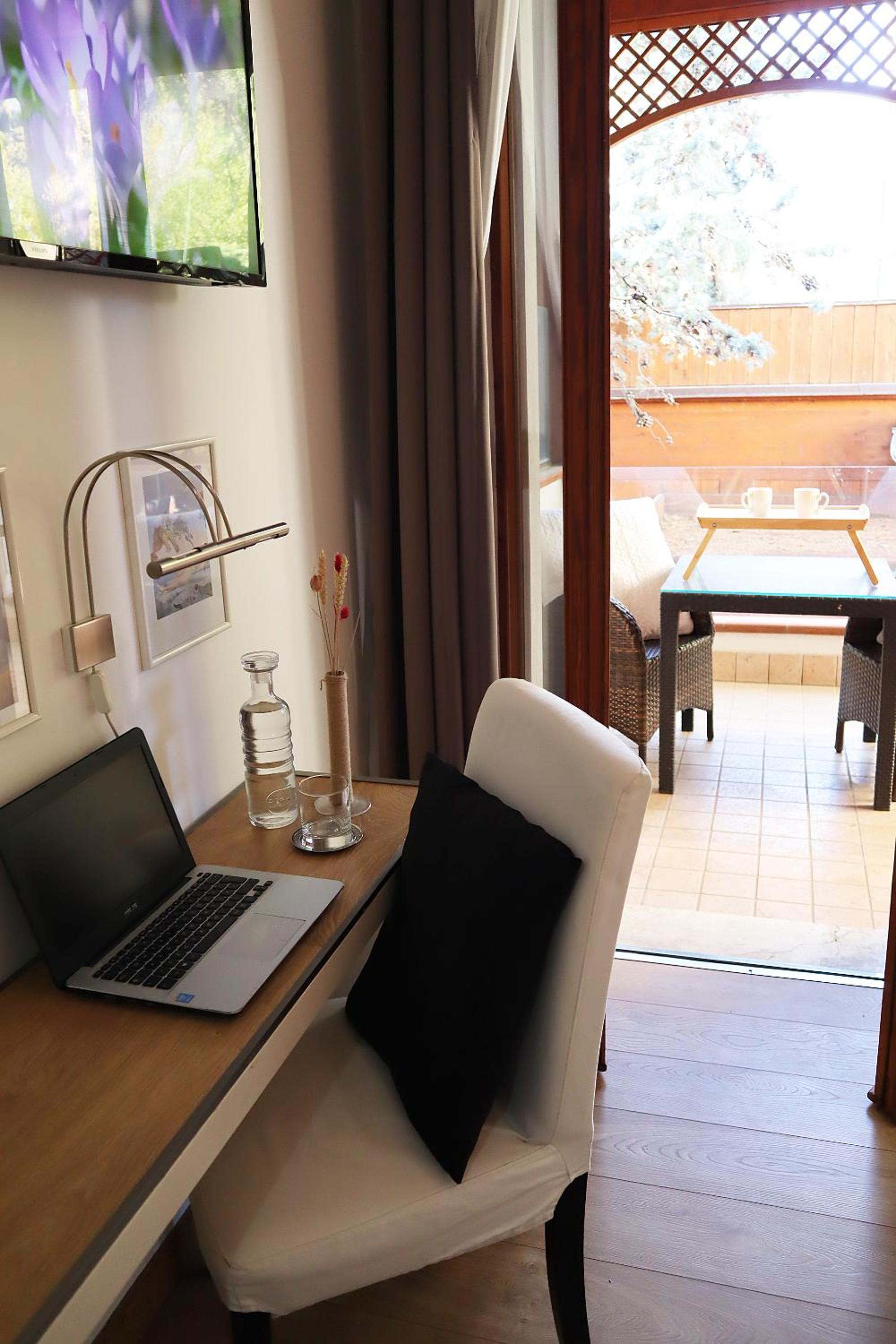 Twin Room with Terrace - Photo 8