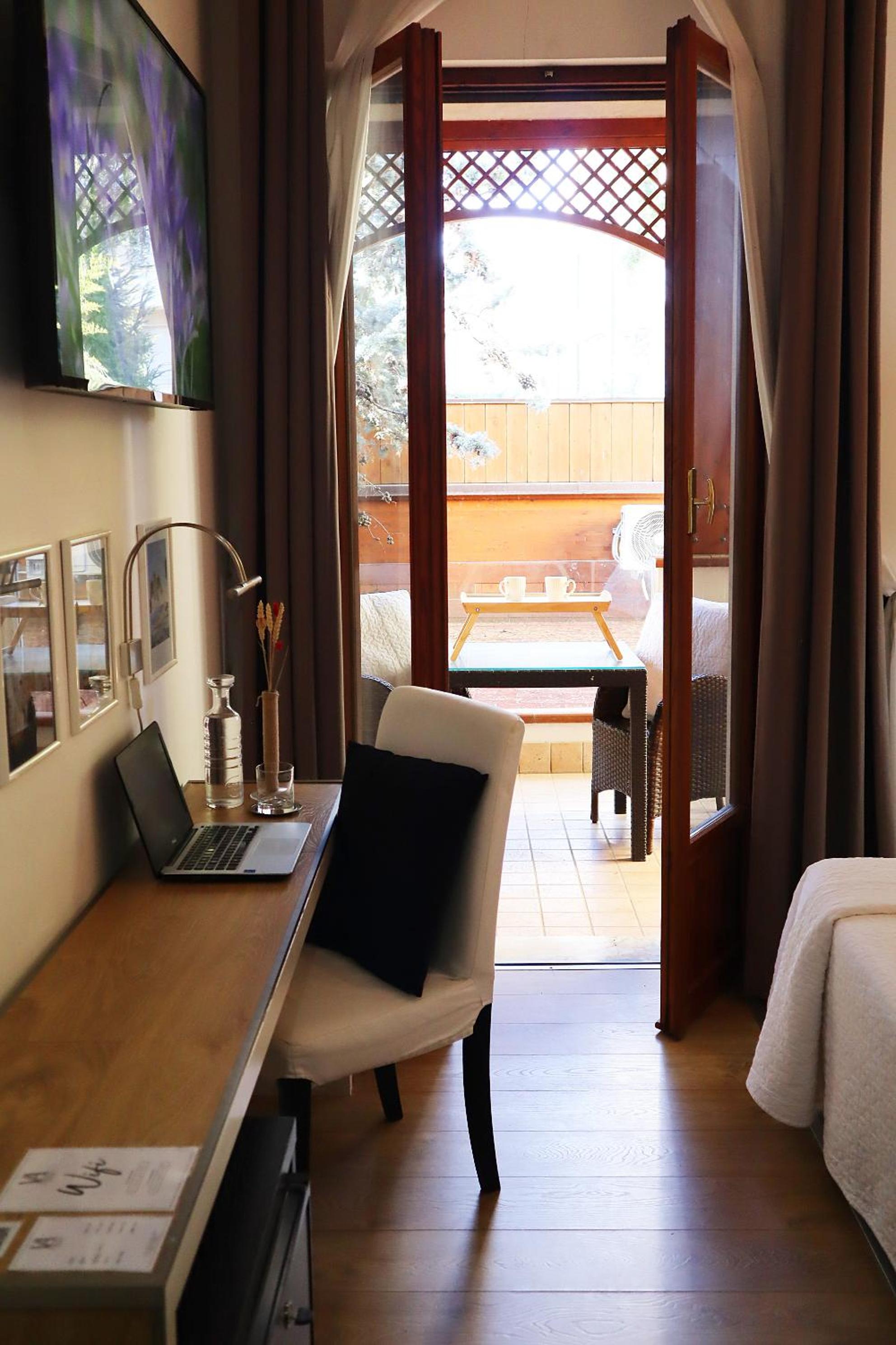 Twin Room with Terrace - Photo 5