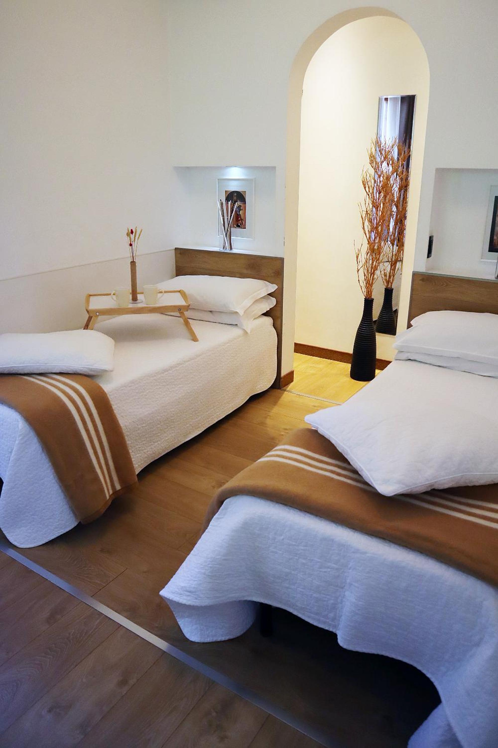 Twin Room with Terrace - Photo 12